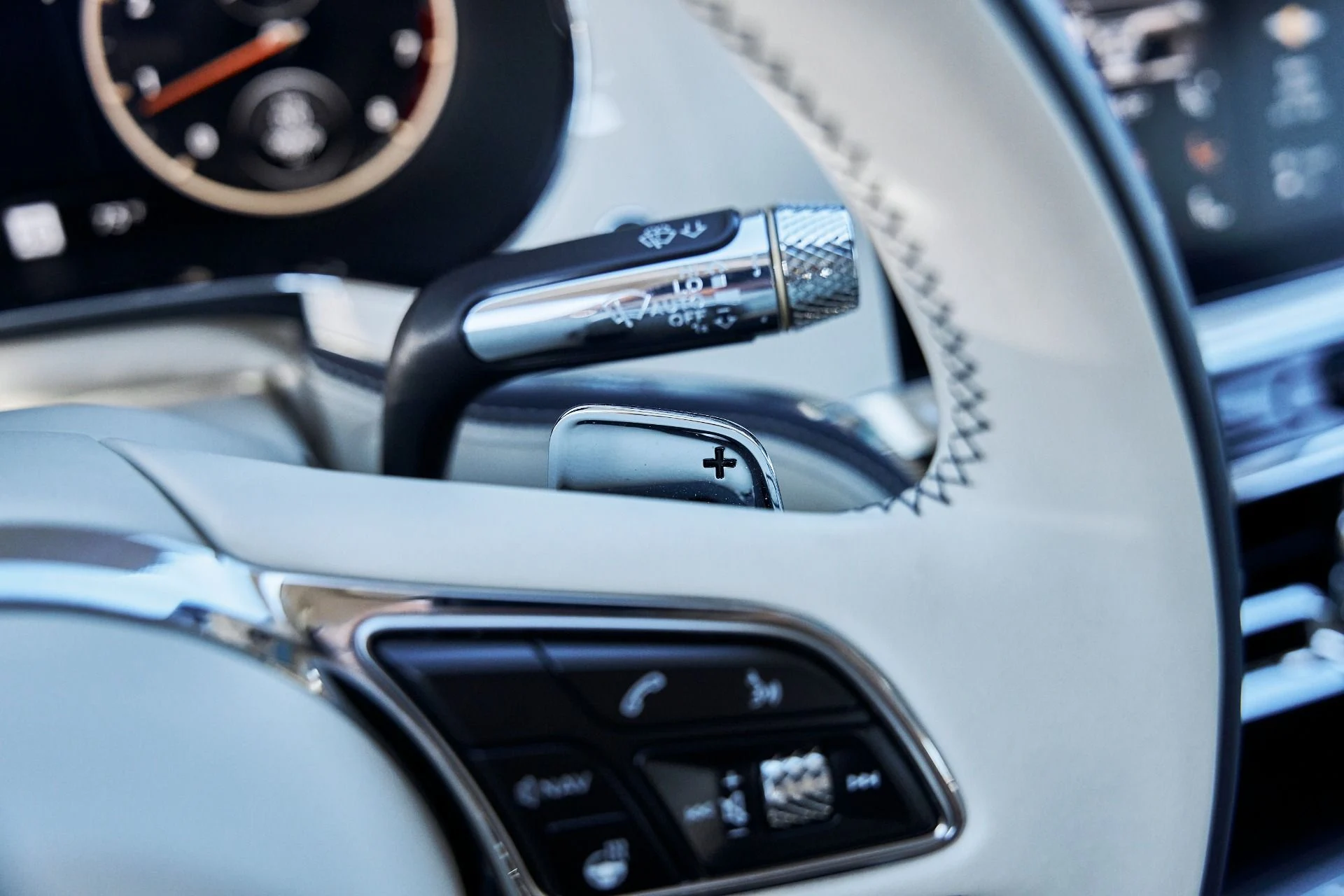 mph056_472507659_Used_2024_Bentley_Flying_Spur_Mulliner_V8_1773796280_facf430f9b