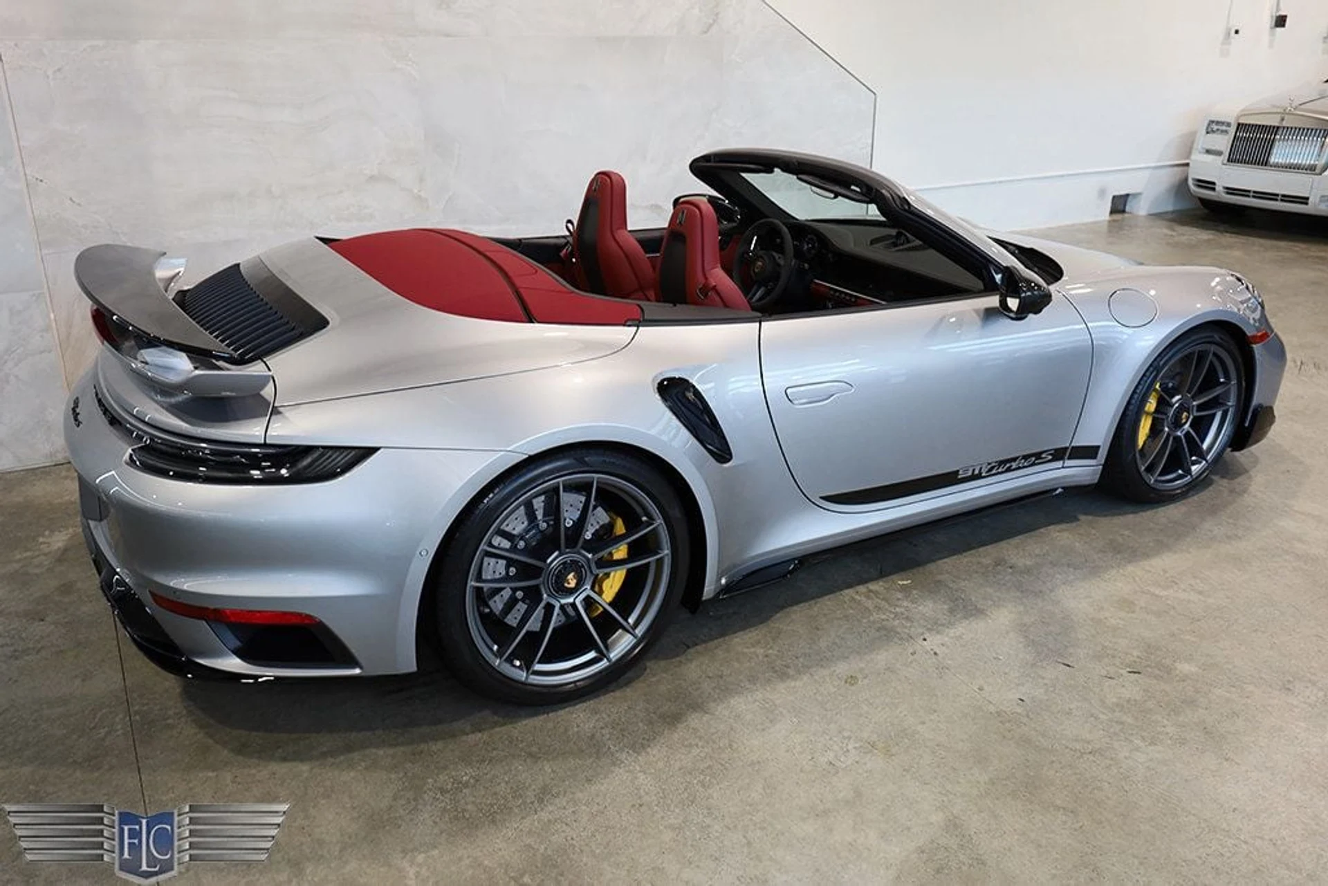 mph056_48583521_used_2024_porsche_911_turboscabriolet_9689_22937048_57_1024_df9a728324