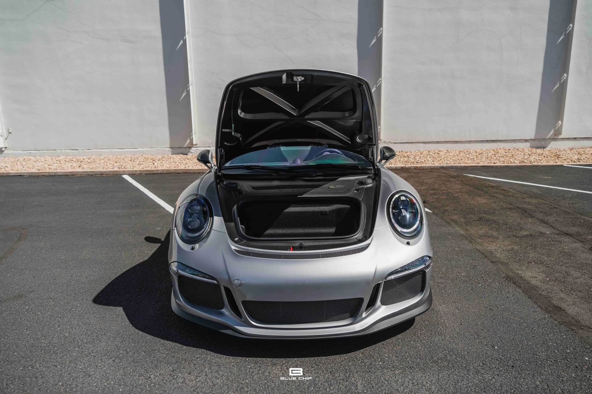 mph056_494367064_6a2c87f285ae112d6774edde_2016_Porsche_911_R_57_ba67f85e9e