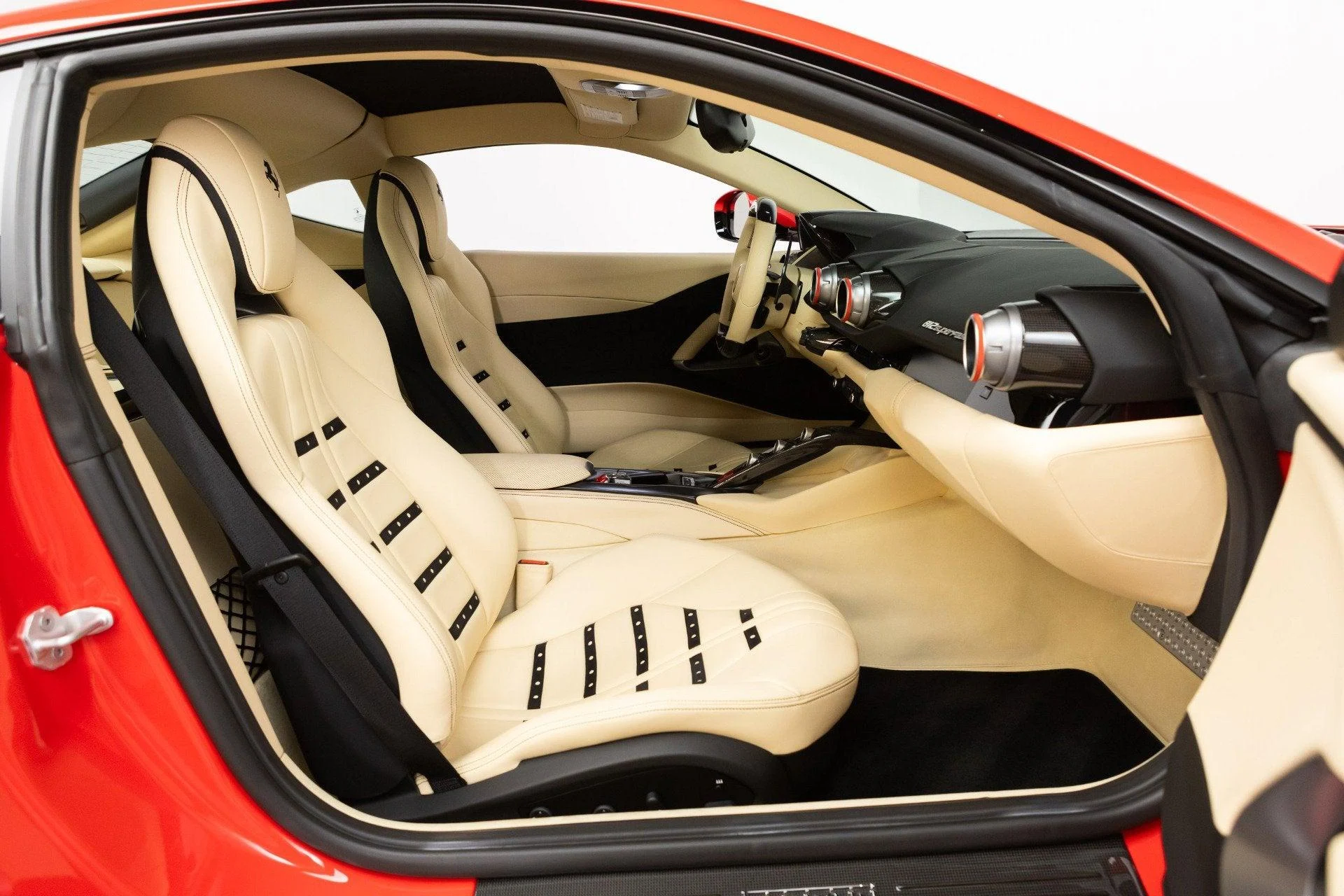 mph056_50861873_Used_2018_Ferrari_812_Superfast_1777368521_9ac0a46503