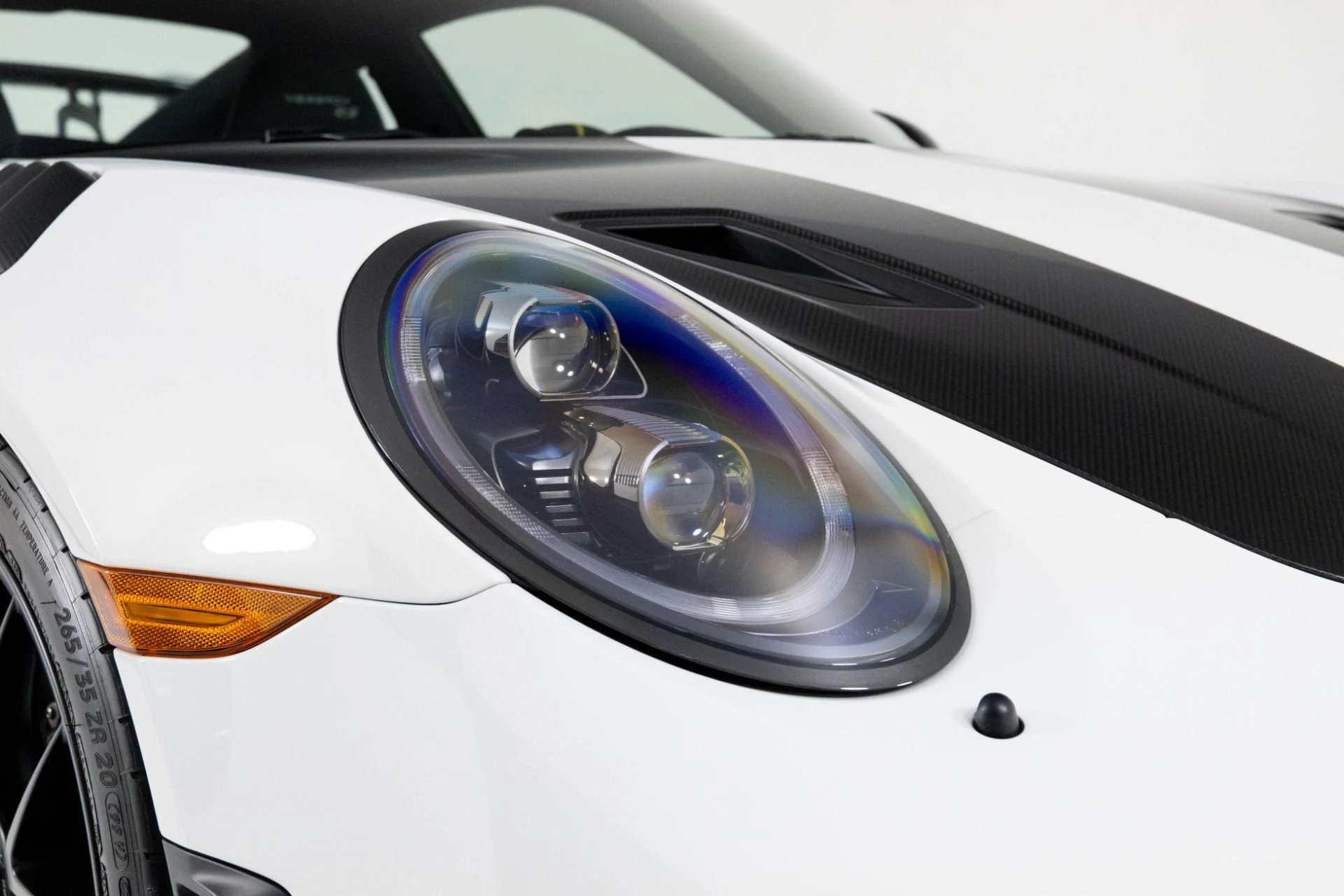 mph056_510028642_Used_2018_Porsche_911_GT_2_RS_1762386694_daf3e65386