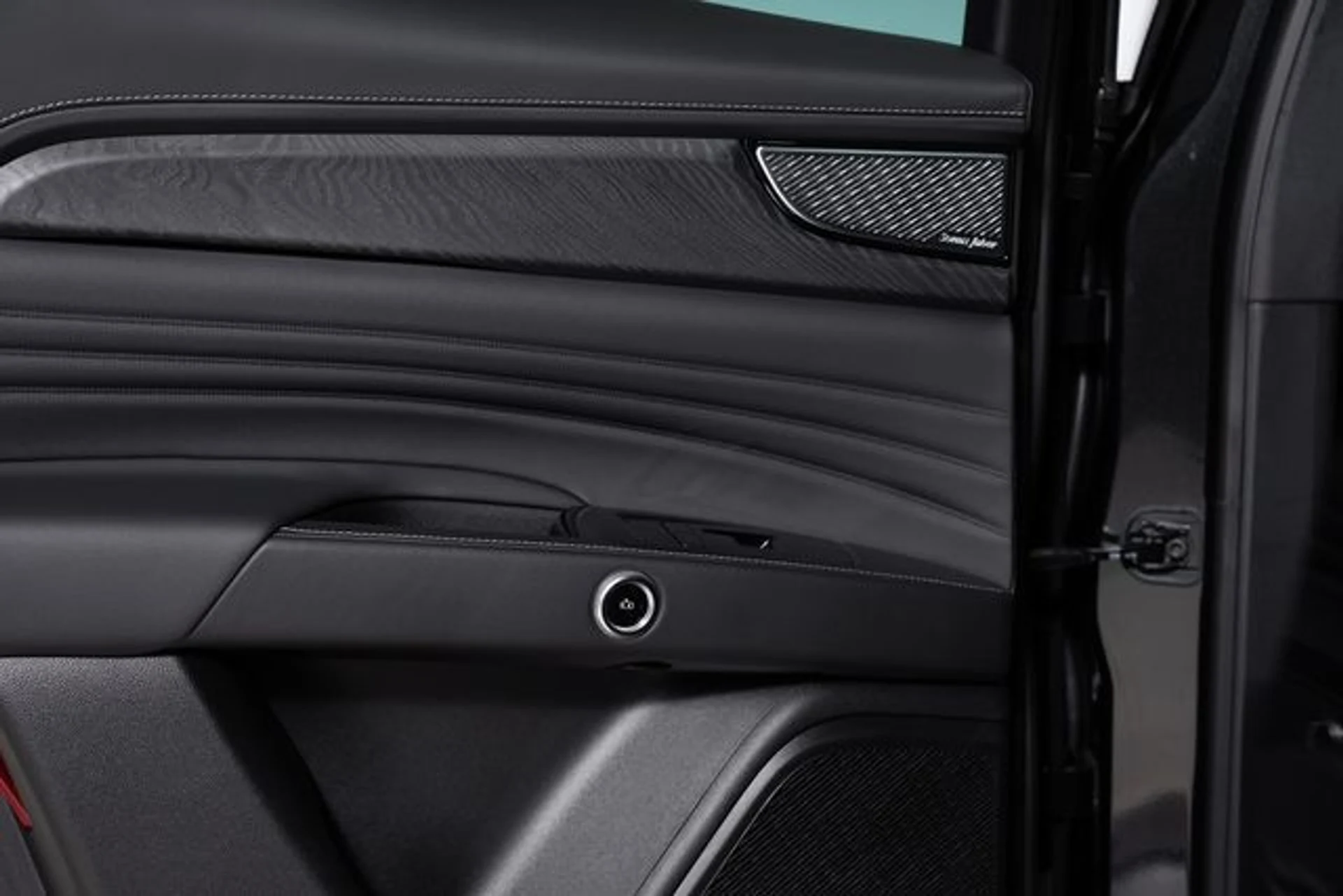 mph056_511911651_01d977984313460b0b21642348e45344x_e6fae40d18