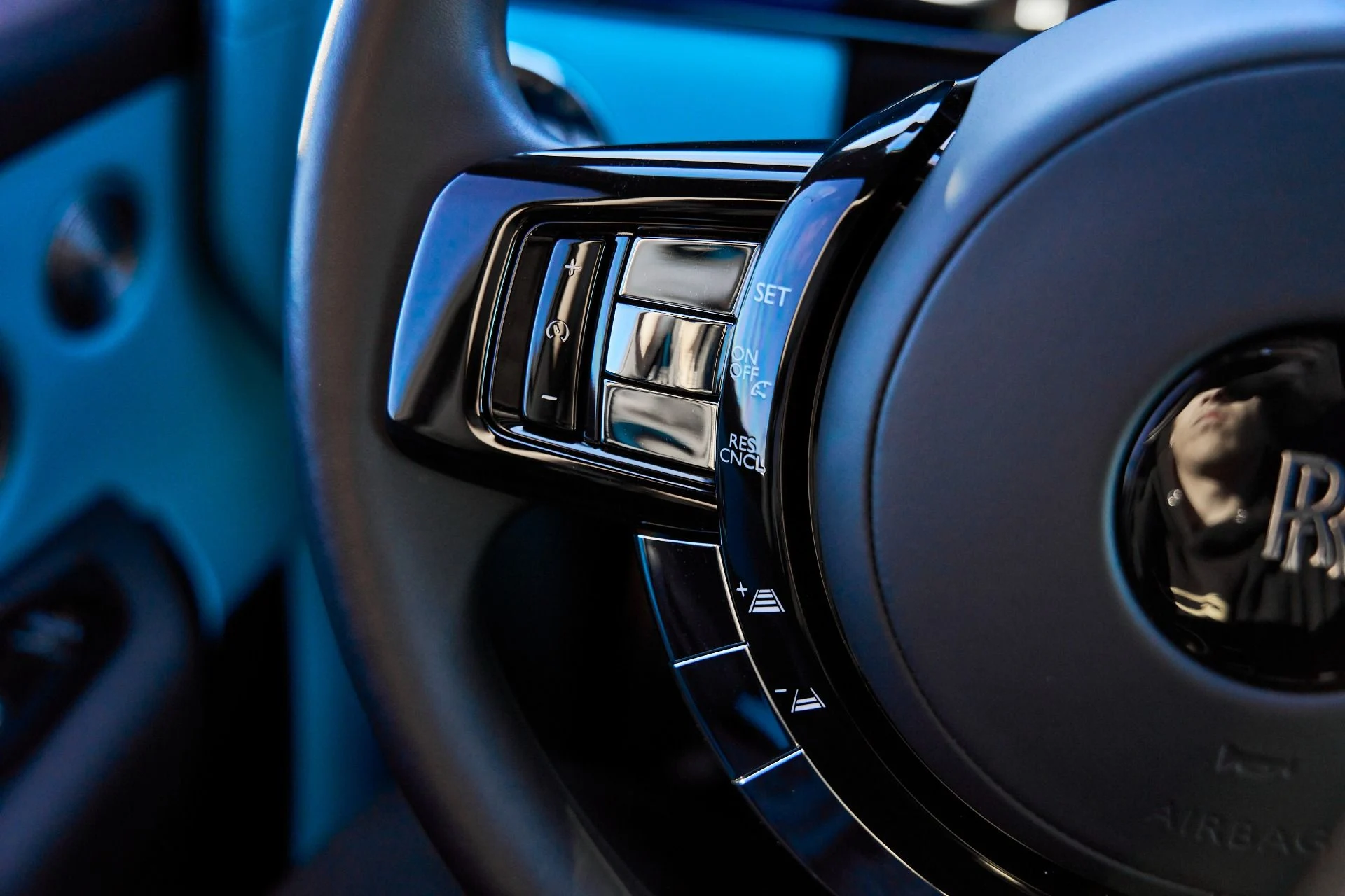 mph056_536947208_Used_2025_Rolls_Royce_Cullinan_Base_1767668900_6992efca0e