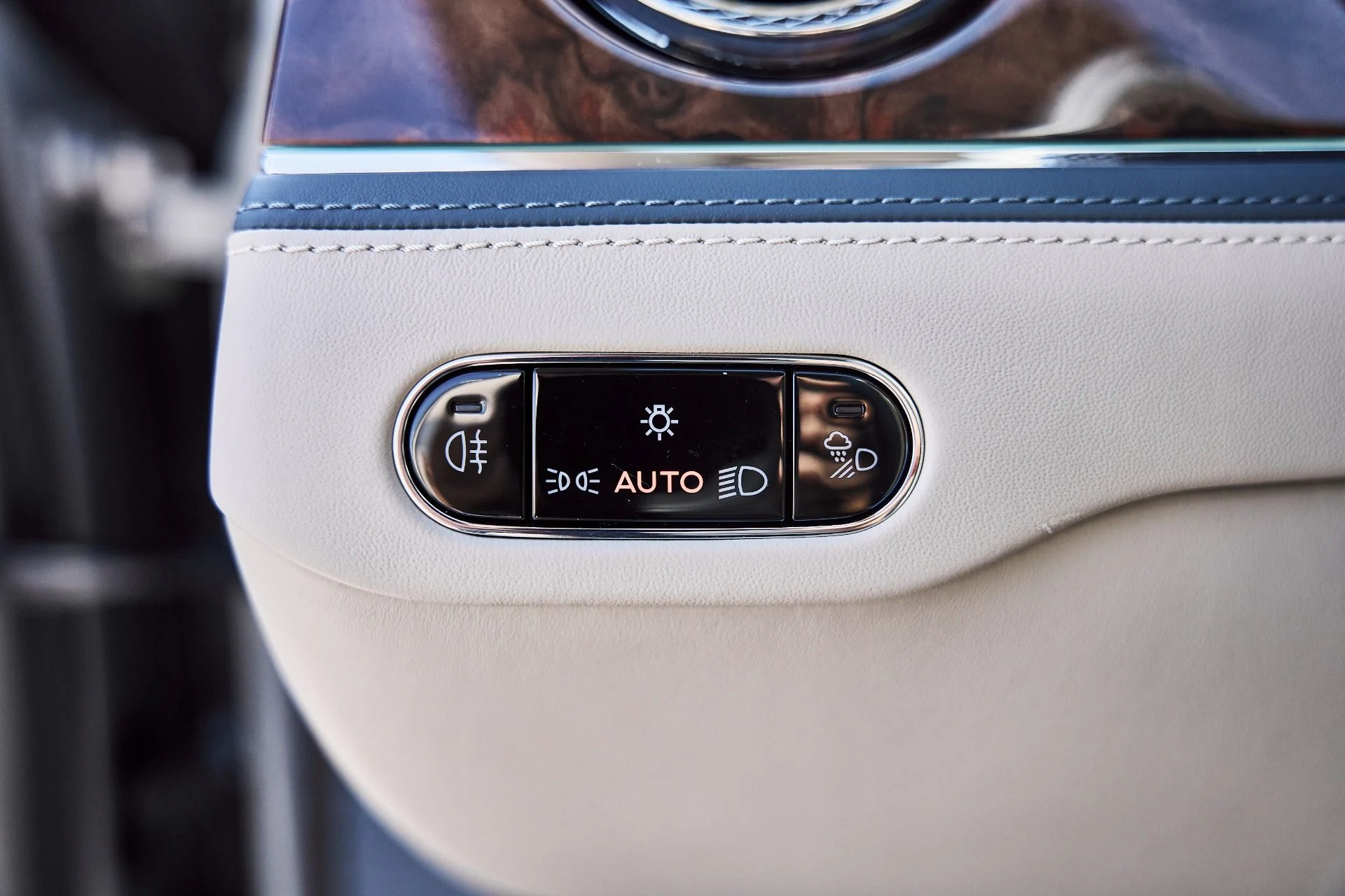 mph056_569223780_Used_2022_Bentley_Flying_Spur_W12_1781229067_1f89429ae0