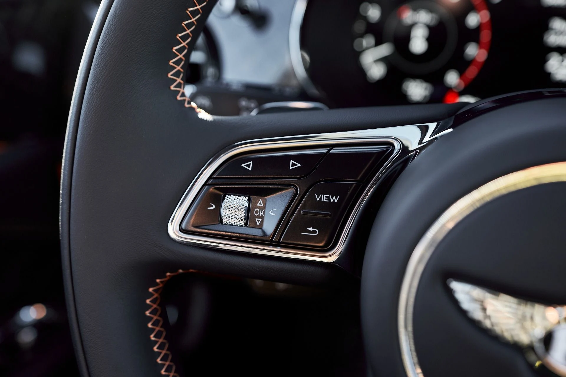 mph056_573427510_Used_2025_Bentley_Bentayga_S_Black_Edition_1764904254_a1b564d28b