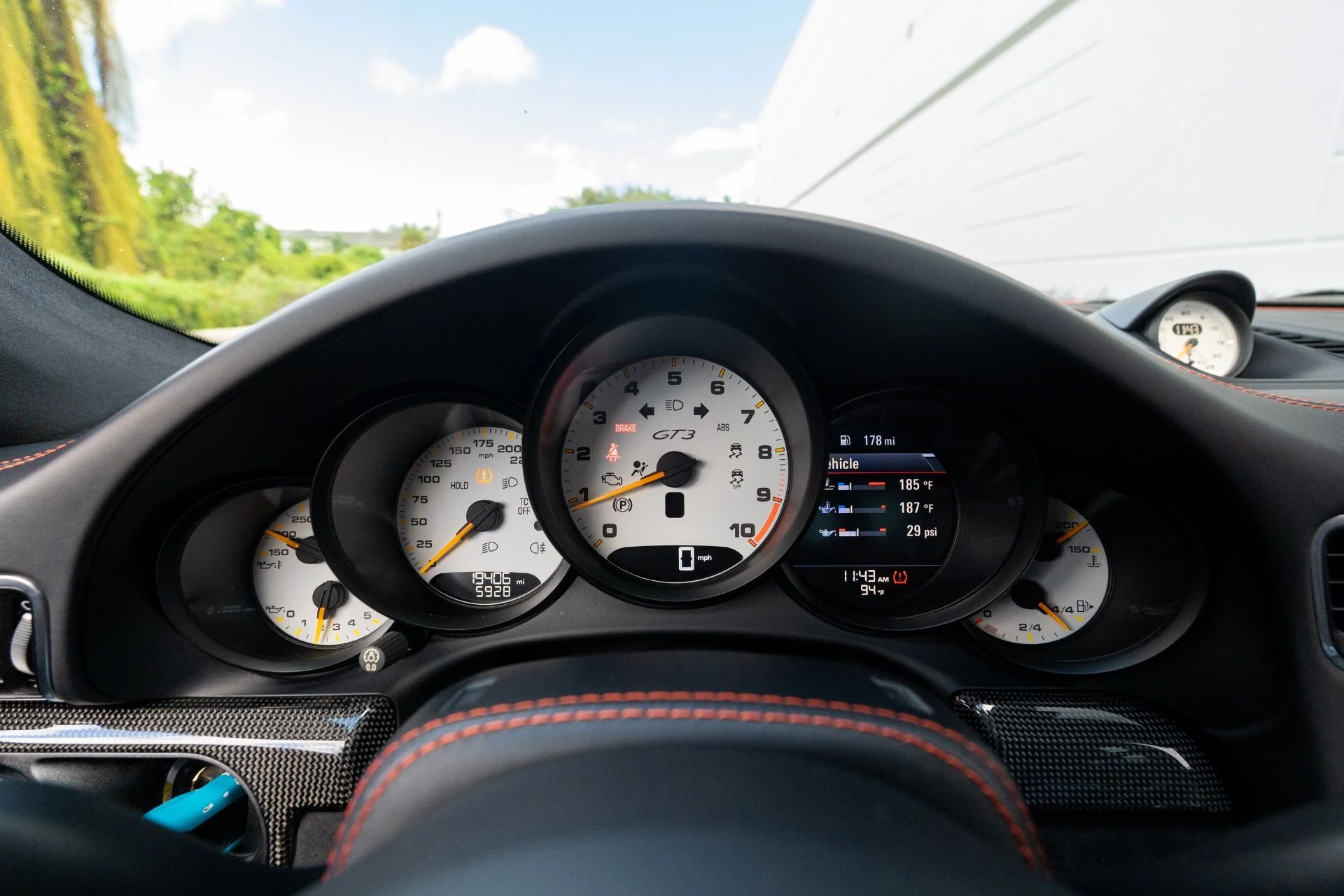 mph056_584285639_Used_2018_Porsche_911_GT_3_1758911261_9198029569
