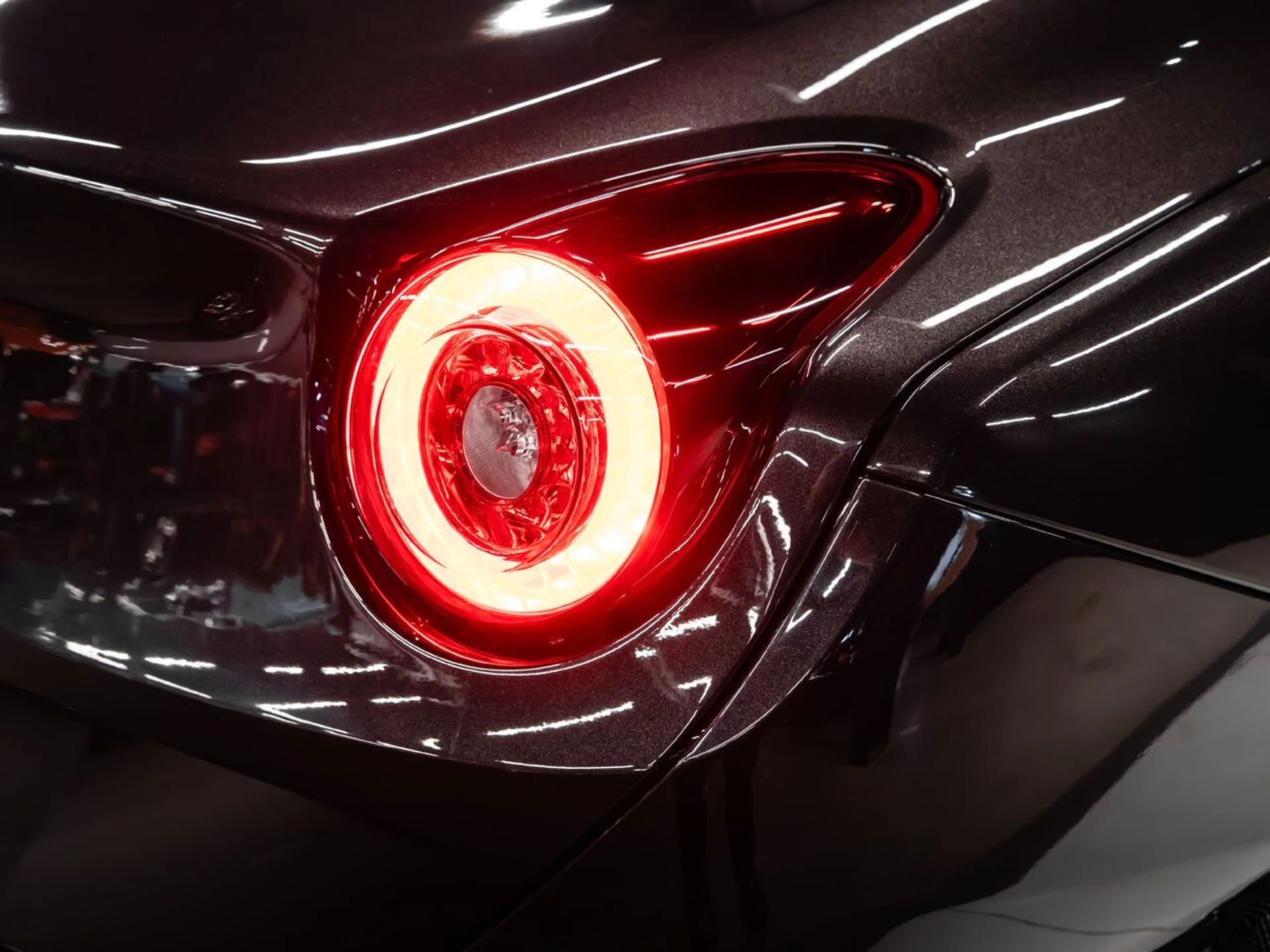 mph056_605973270_ferrari_california_2015_565f44dfa4