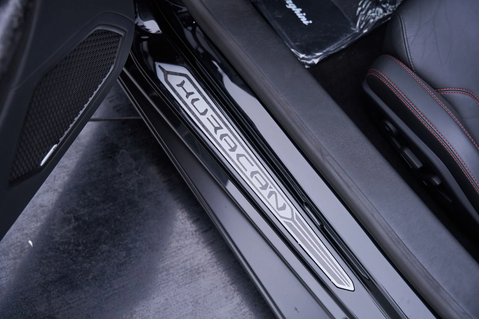 mph056_641462687_Used_2022_Lamborghini_Huracan_EVO_Base_1792542181_9f595bfbb7