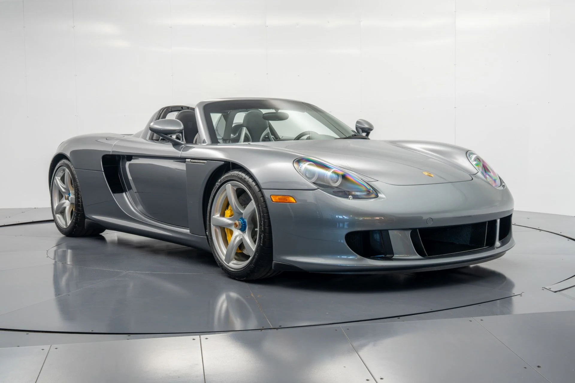 mph056_67447807_Used_2004_Porsche_Carrera_GT_1793121958_b93329b235