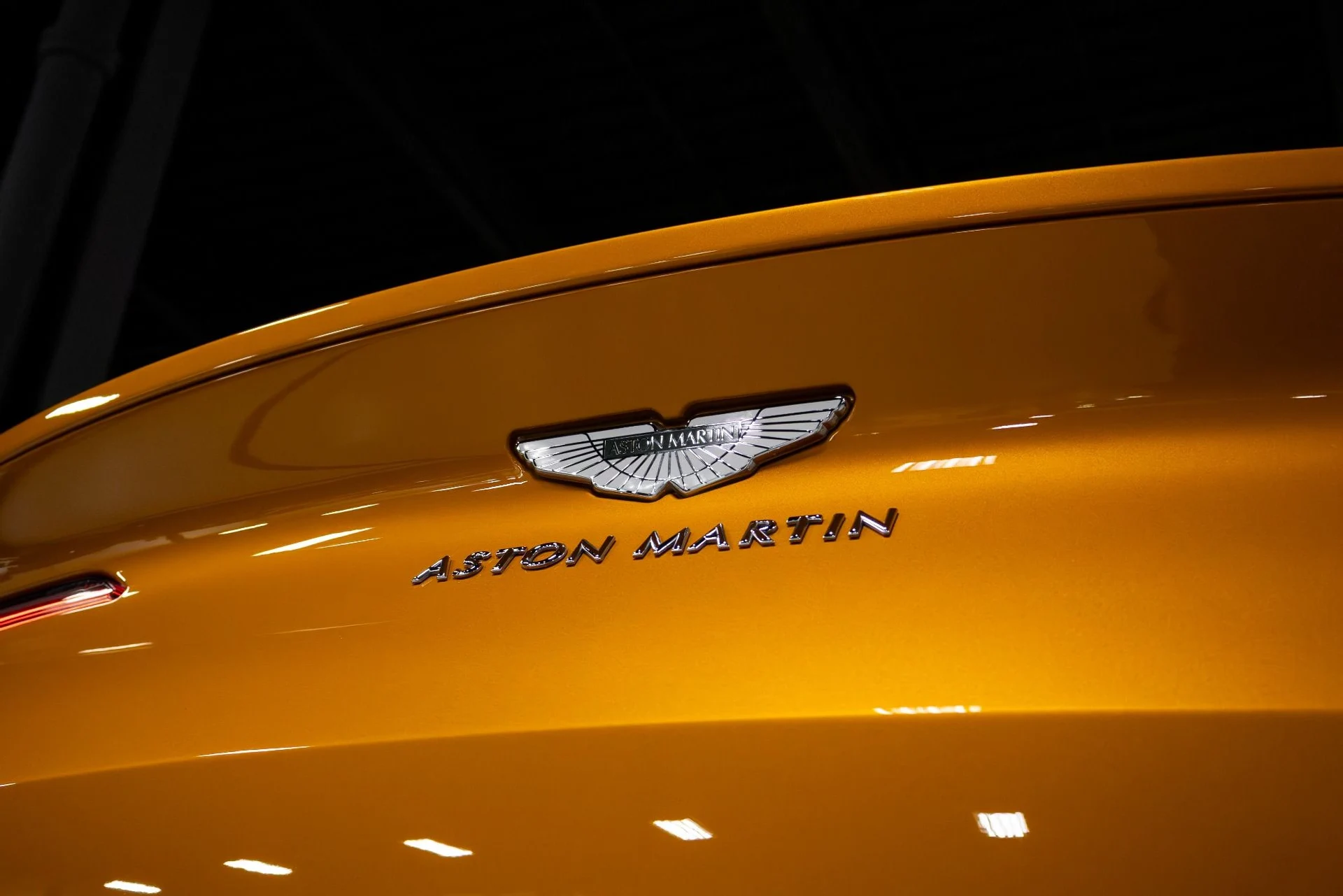 mph056_675425899_Used_2018_Aston_Martin_DB_11_1761056819_8713c2d600