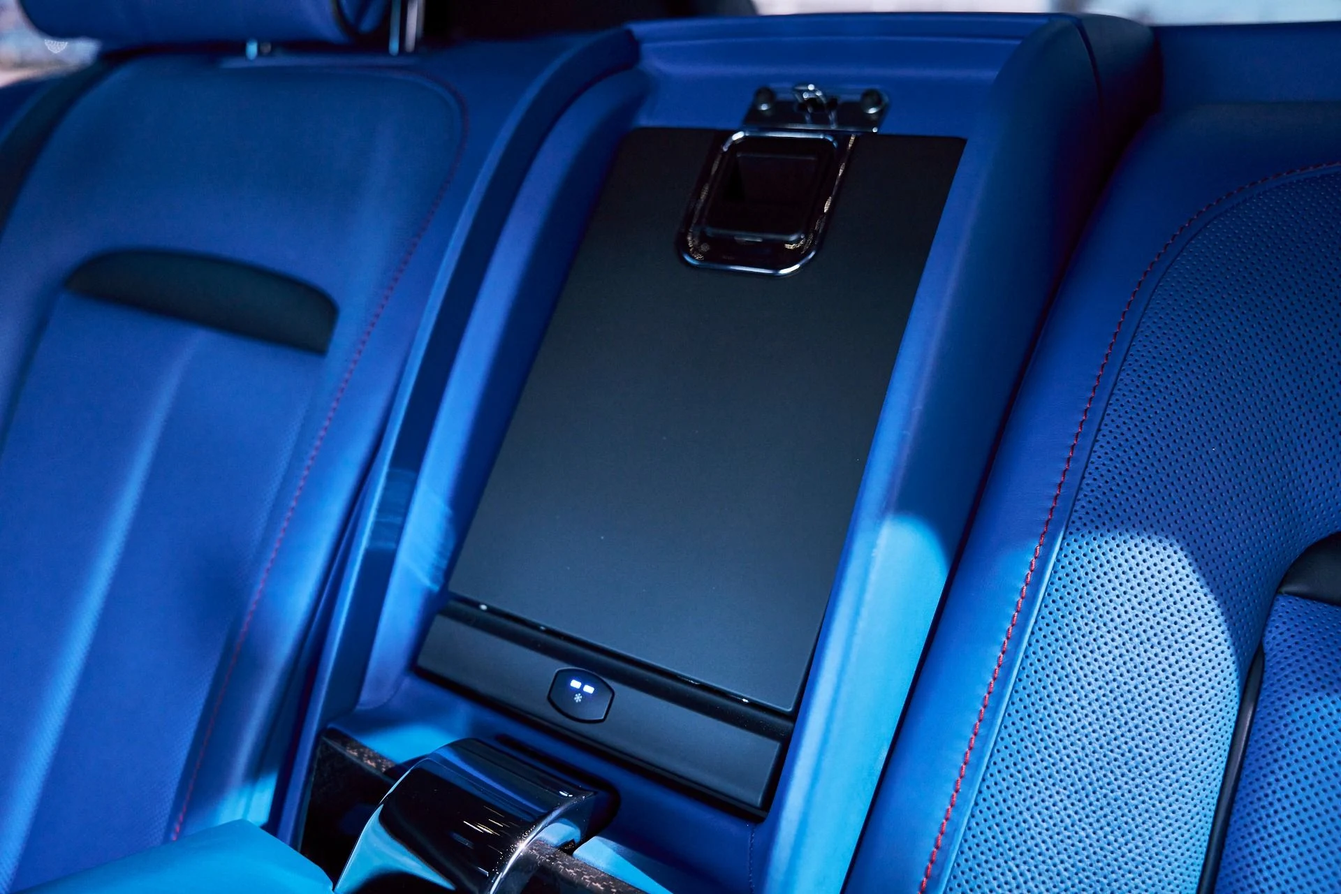 mph056_697419637_Used_2021_Rolls_Royce_Cullinan_Base_1770692254_dc3d152cbd