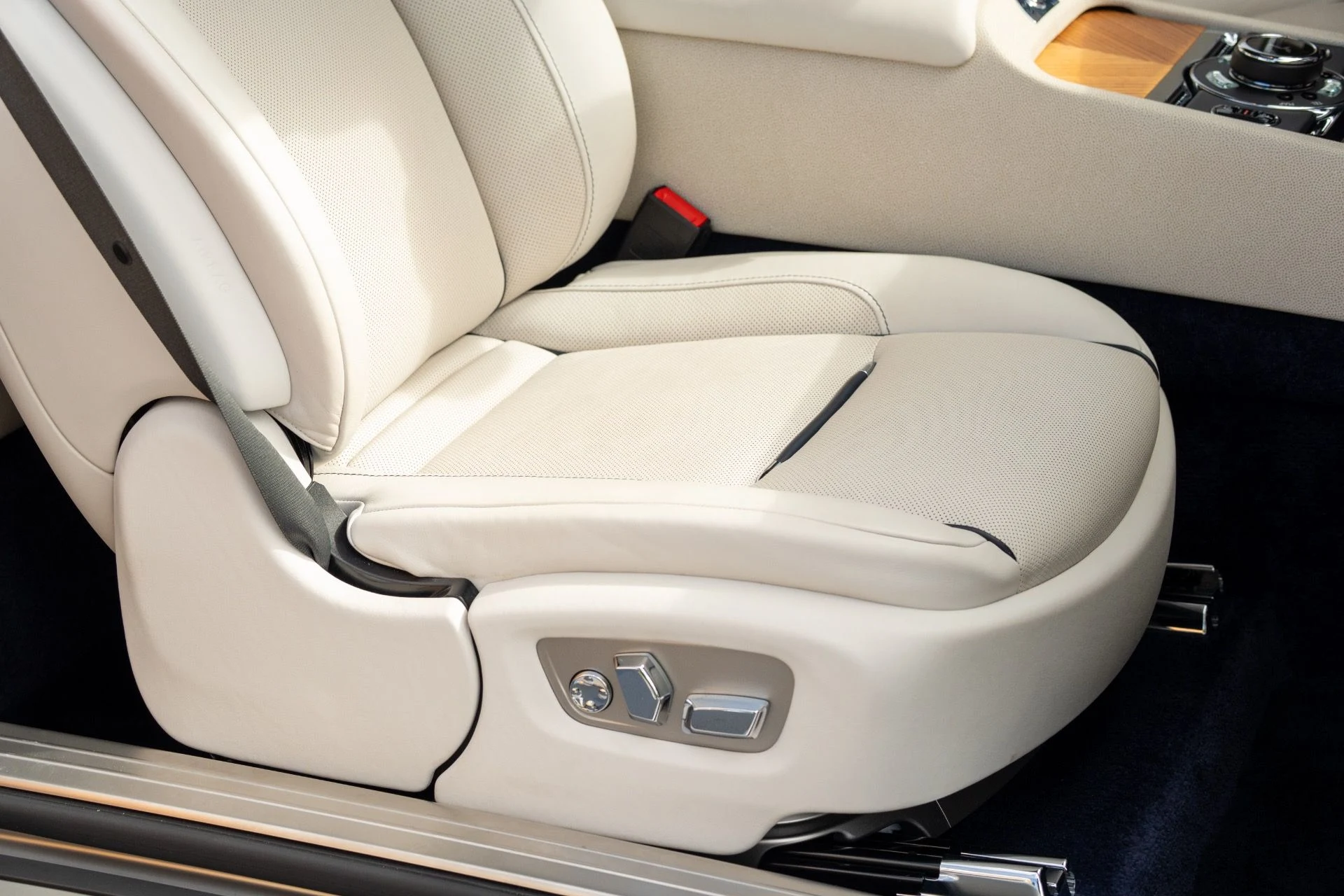 mph056_721186108_Used_2016_Rolls_Royce_Wraith_1762887509_29e788d5db