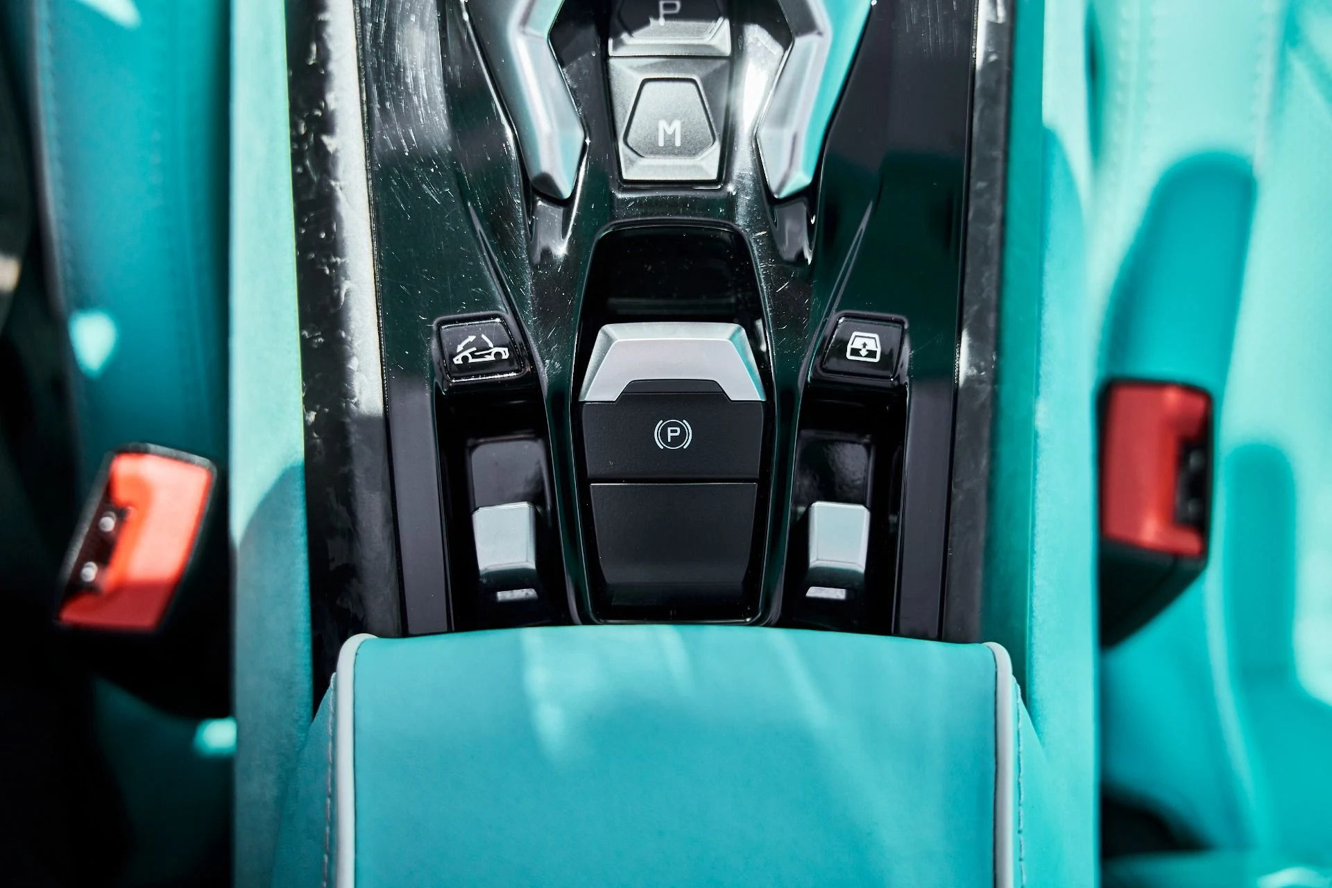 mph056_722741142_Used_2022_Lamborghini_Huracan_EVO_Base_1779498810_5a73e4ff9a