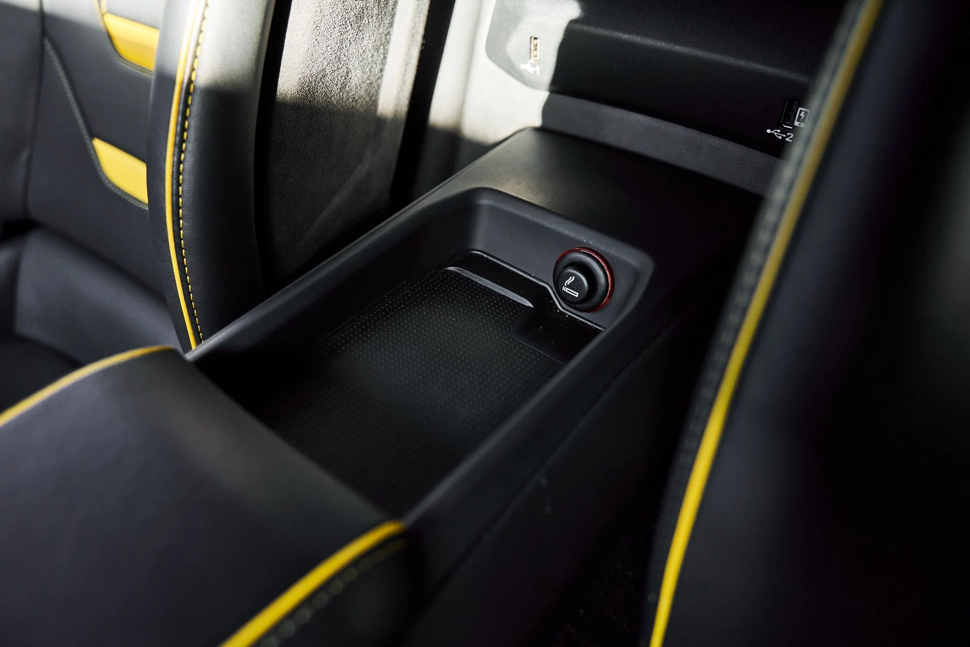 mph056_741444763_Used_2021_Lamborghini_Huracan_EVO_Base_1774405037_5fa571dfa2