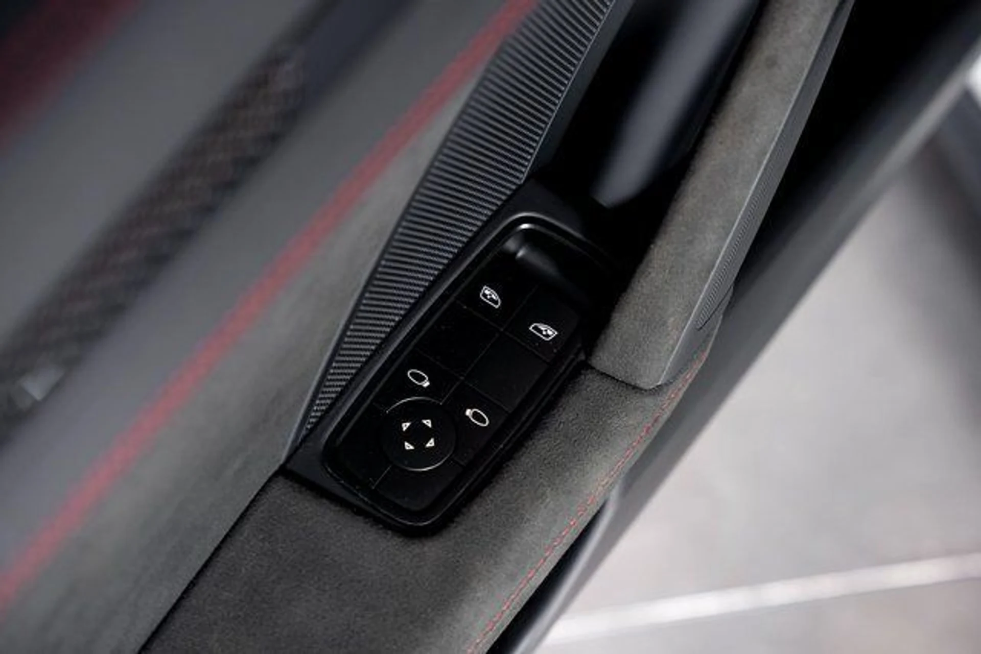 mph056_753540162_ad794d3713d14cffbbf7077e4440cf54x_e244d0cd24