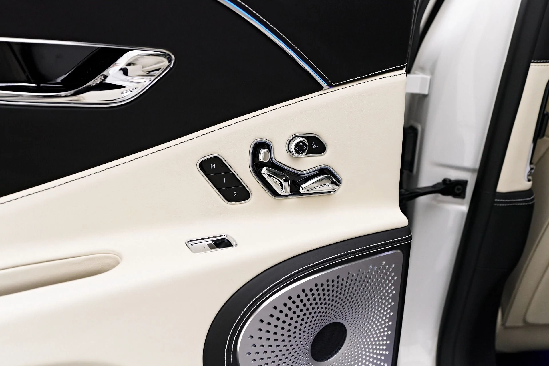 mph056_800117454_Used_2021_Bentley_Flying_Spur_V8_1755391879_f90fb583a8