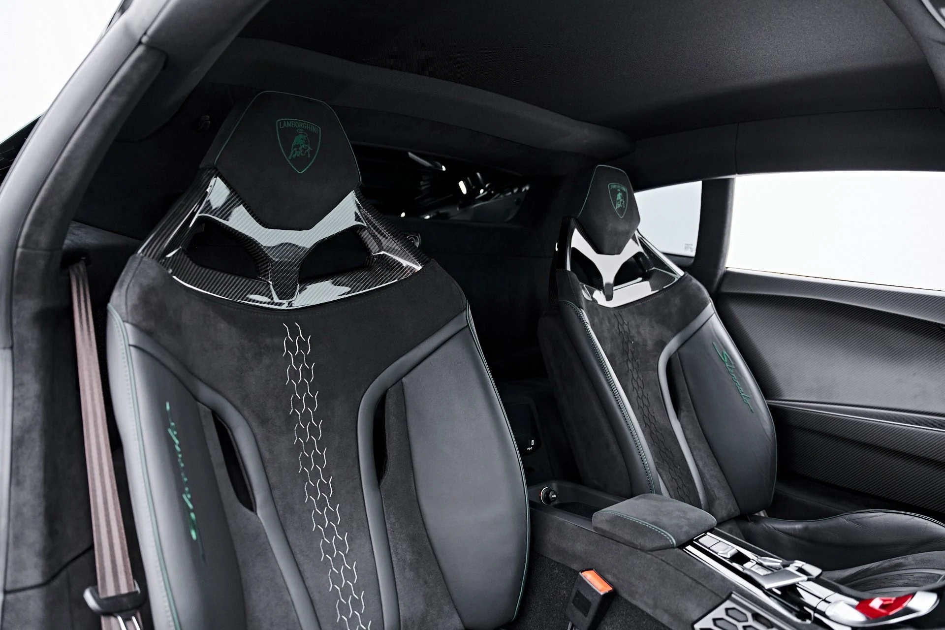 mph056_812341786_Used_2024_Lamborghini_Huracan_Sterrato_Base_1790365031_f9c54282d0