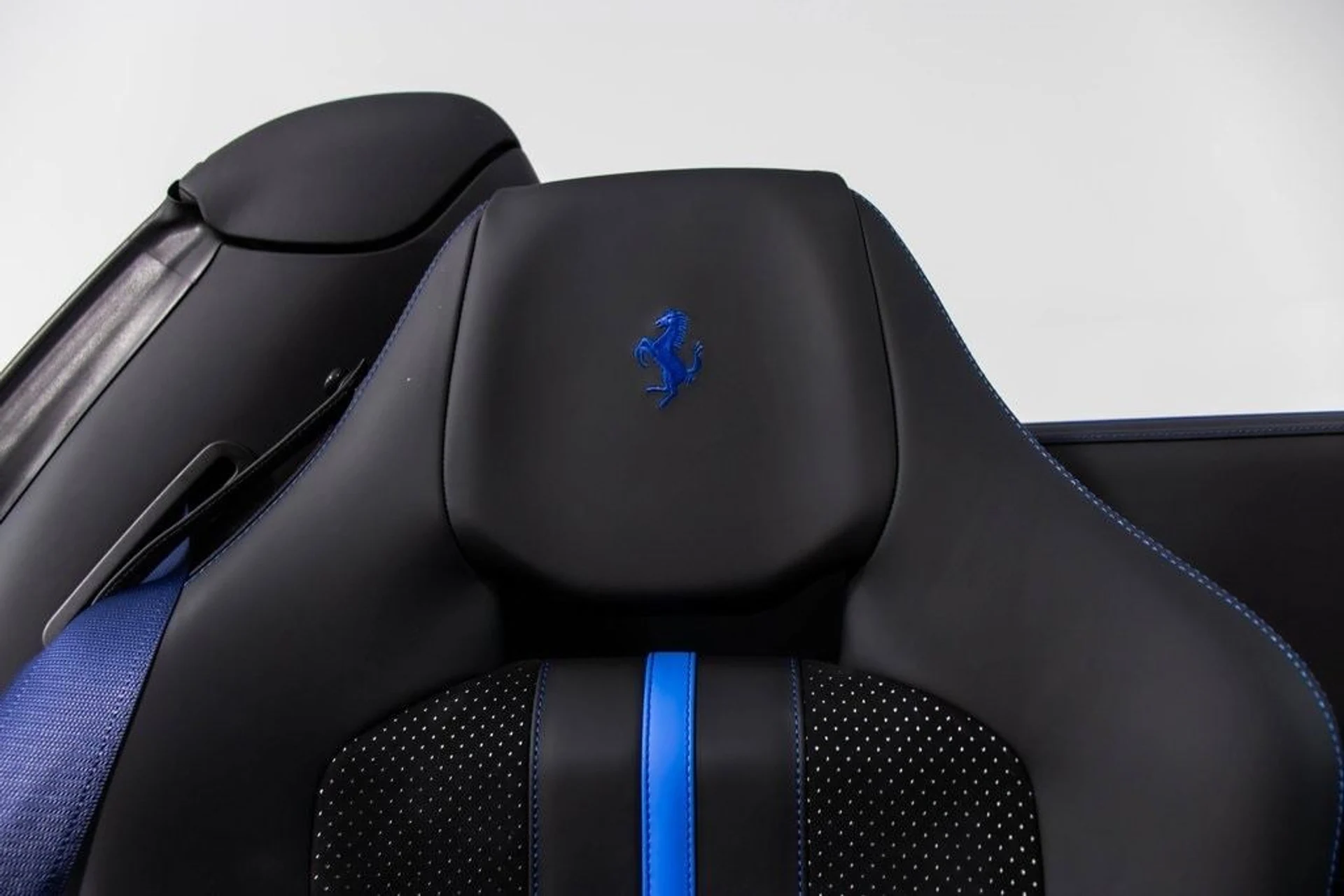 mph056_839436914_52304e7eca7eb2f2a5de4cac7eaa26fdx_6552d8f855