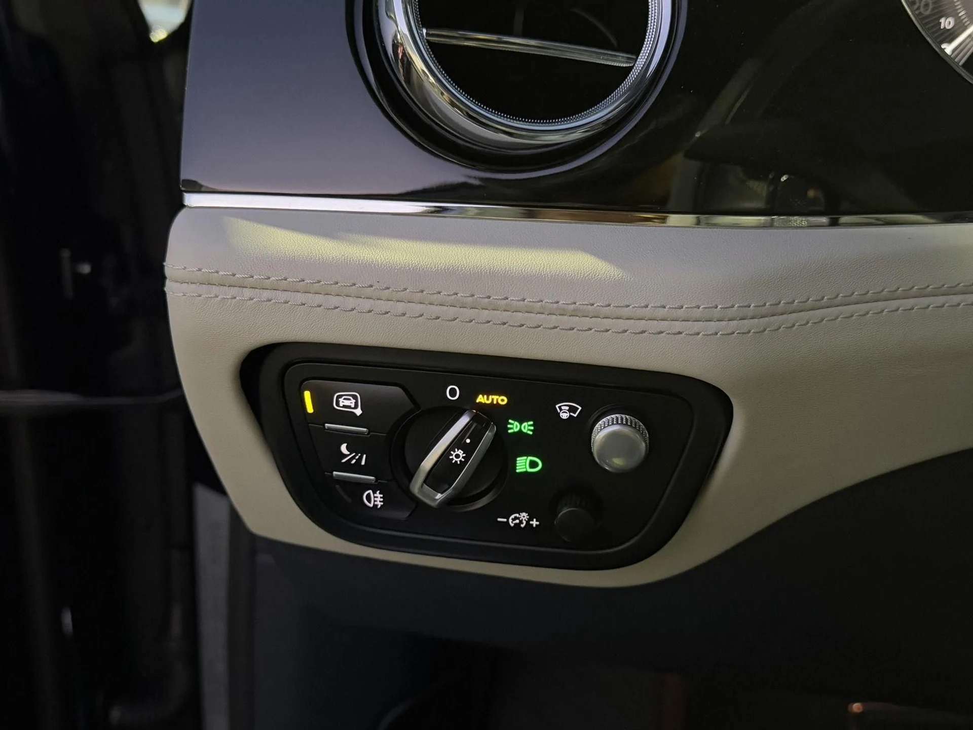 mph056_887888483_0d2a2572fc4c67bec9c0d7db77a0677a_30a1a87354