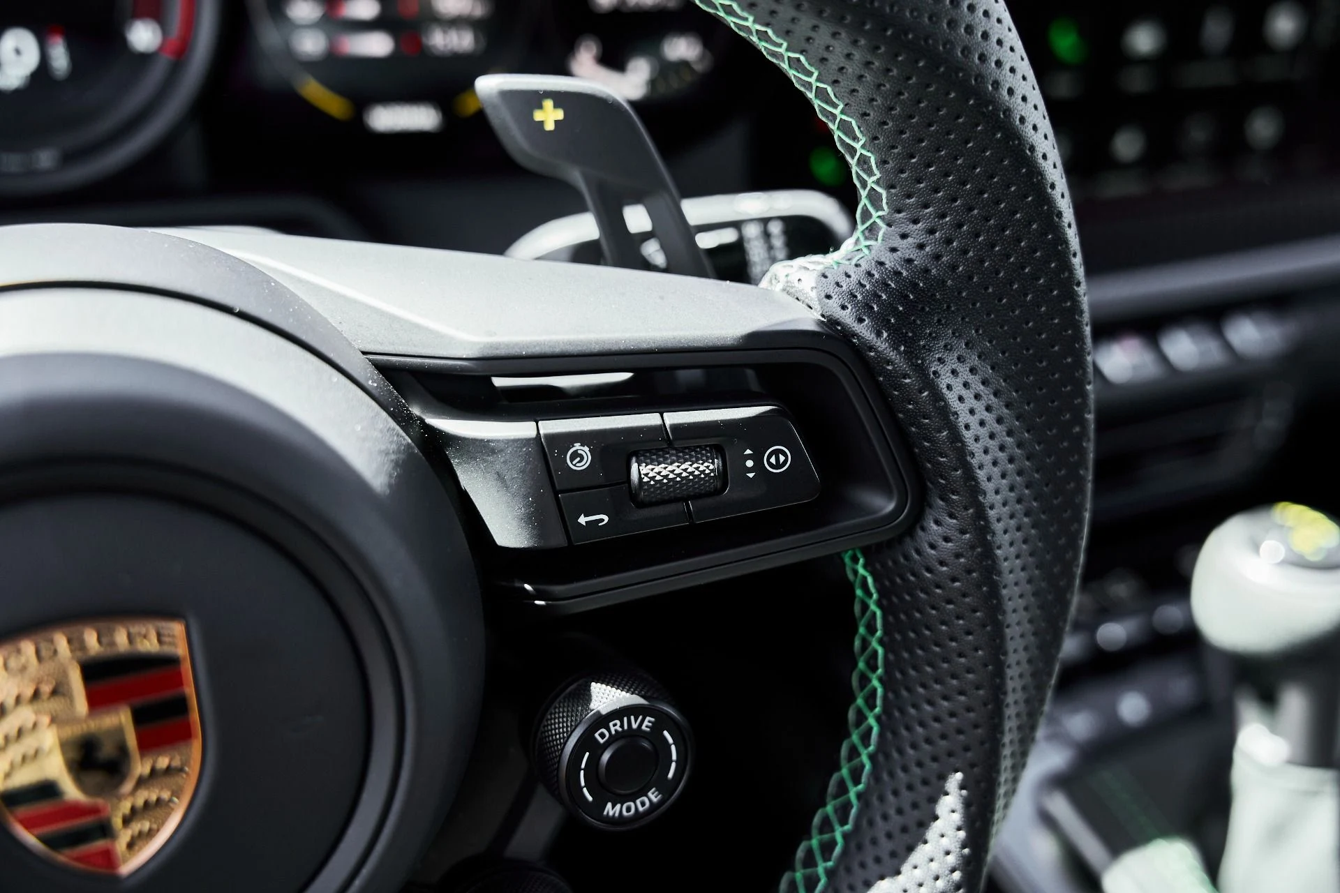 mph056_91666477_Used_2025_Porsche_911_GT_3_RS_1776295605_e99c1b509c