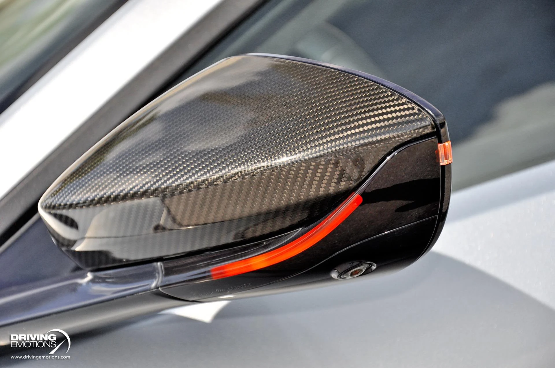 mph056_957022794_880_p57_l_795023095f