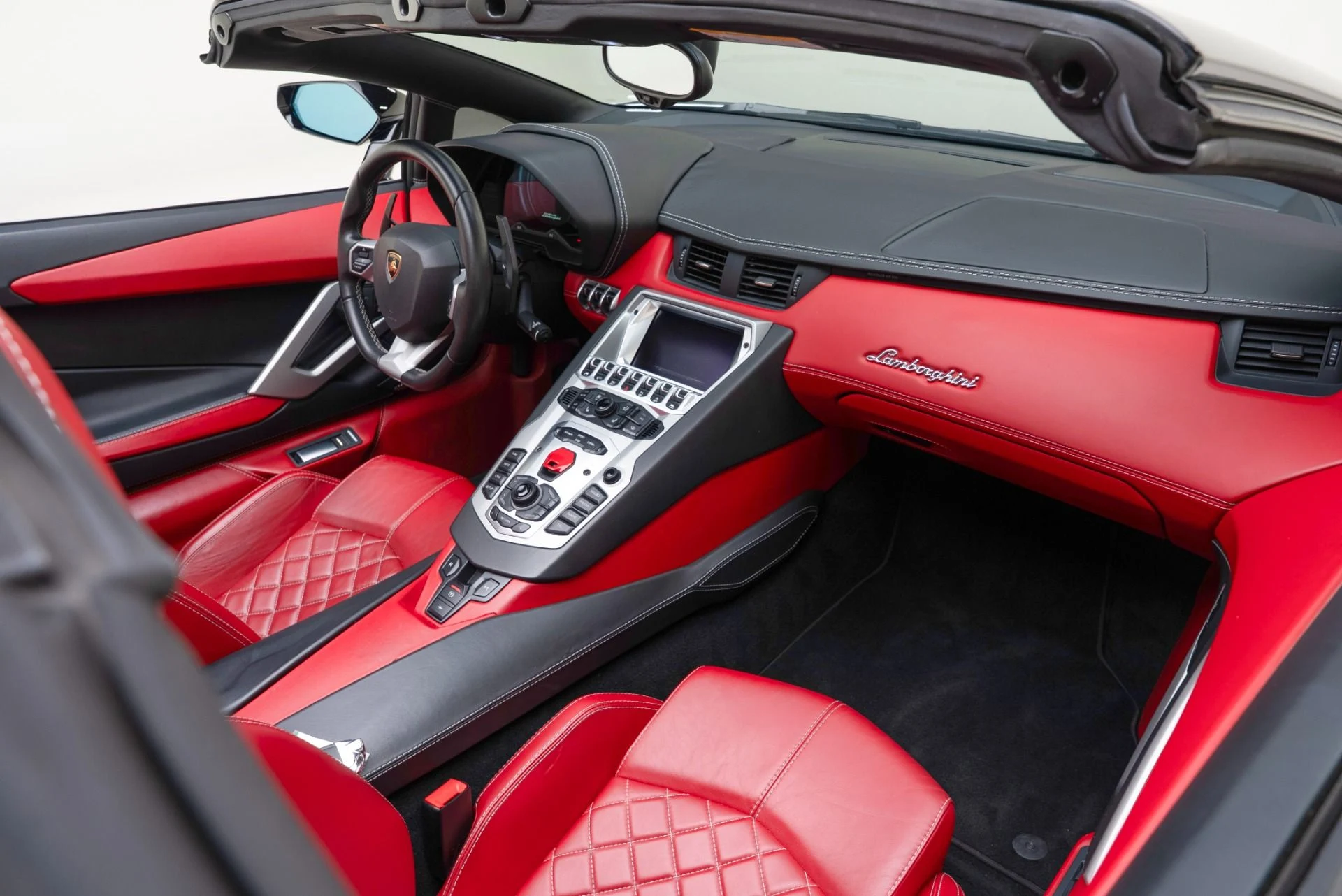 mph056_957363218_Used_2018_Lamborghini_Aventador_Roadster_LP_740_4_S_1779296904_76ddca70aa