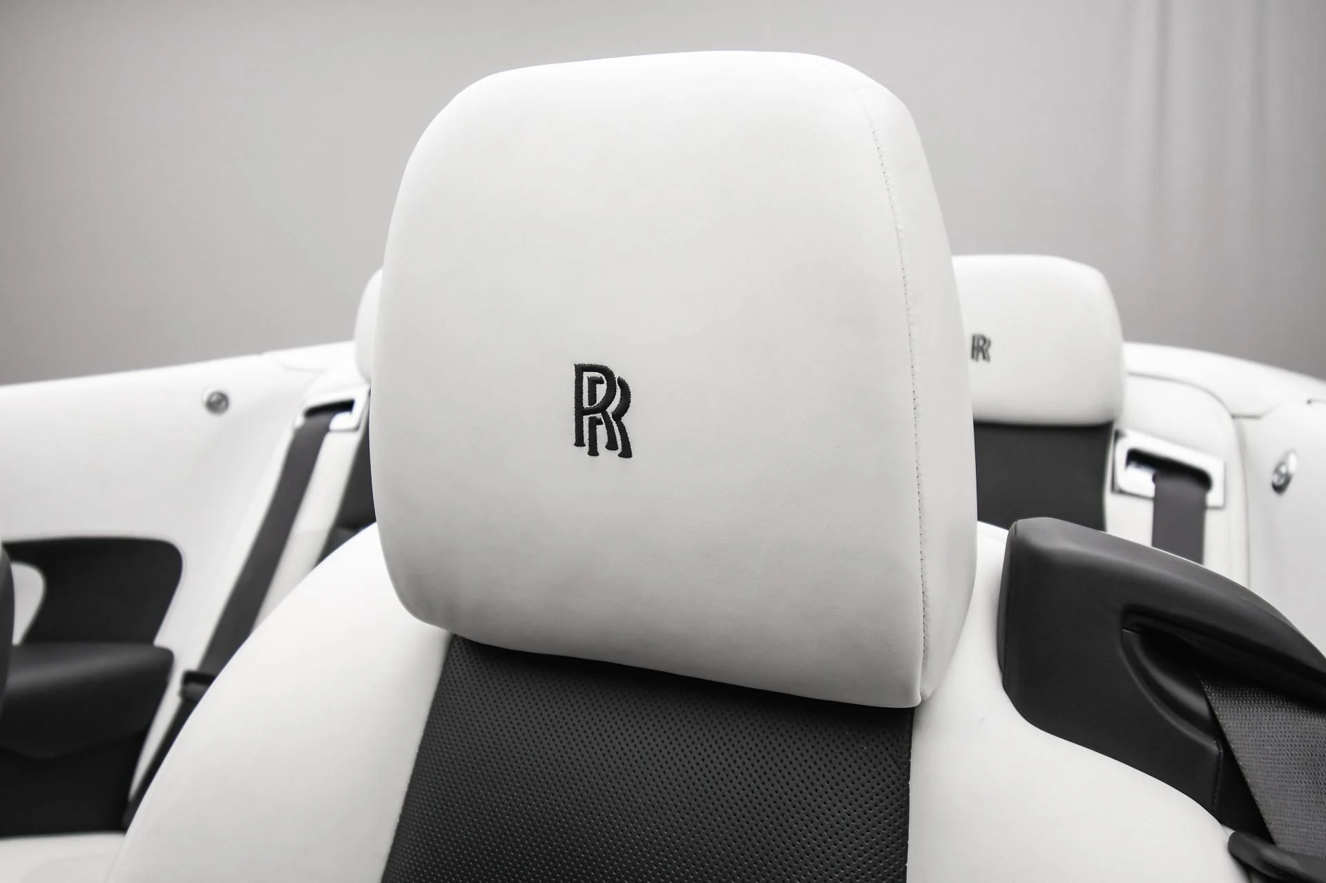 mph056_957767422_Used_2021_Rolls_Royce_Dawn_1755677168_f023b0558c