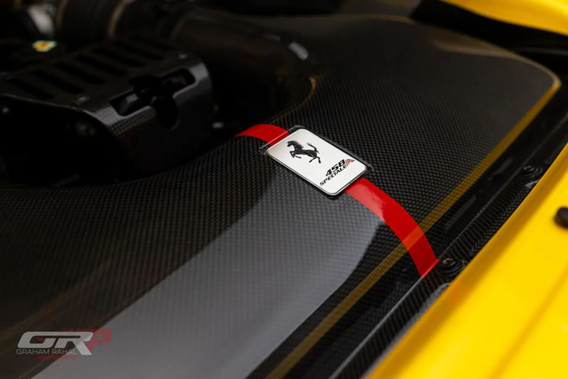 mph056_96798250_F88913_CD_4_C21_4_F4_F_B066_531729_B2_CC_99_96e908caf1