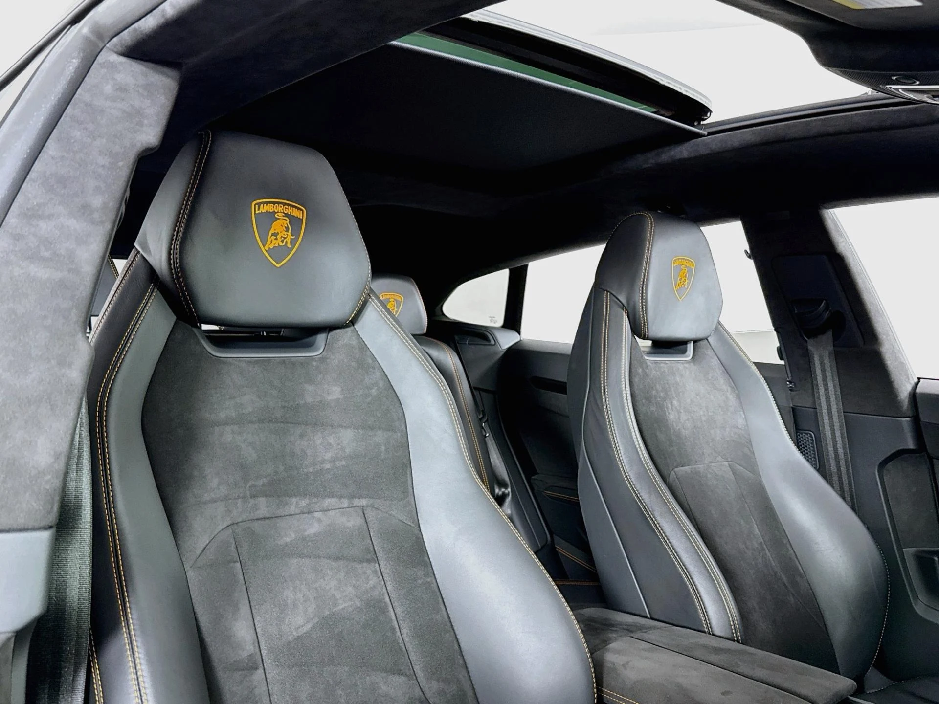 mph056_970274175_Used_2022_Lamborghini_Urus_1790289792_afe3a3765c