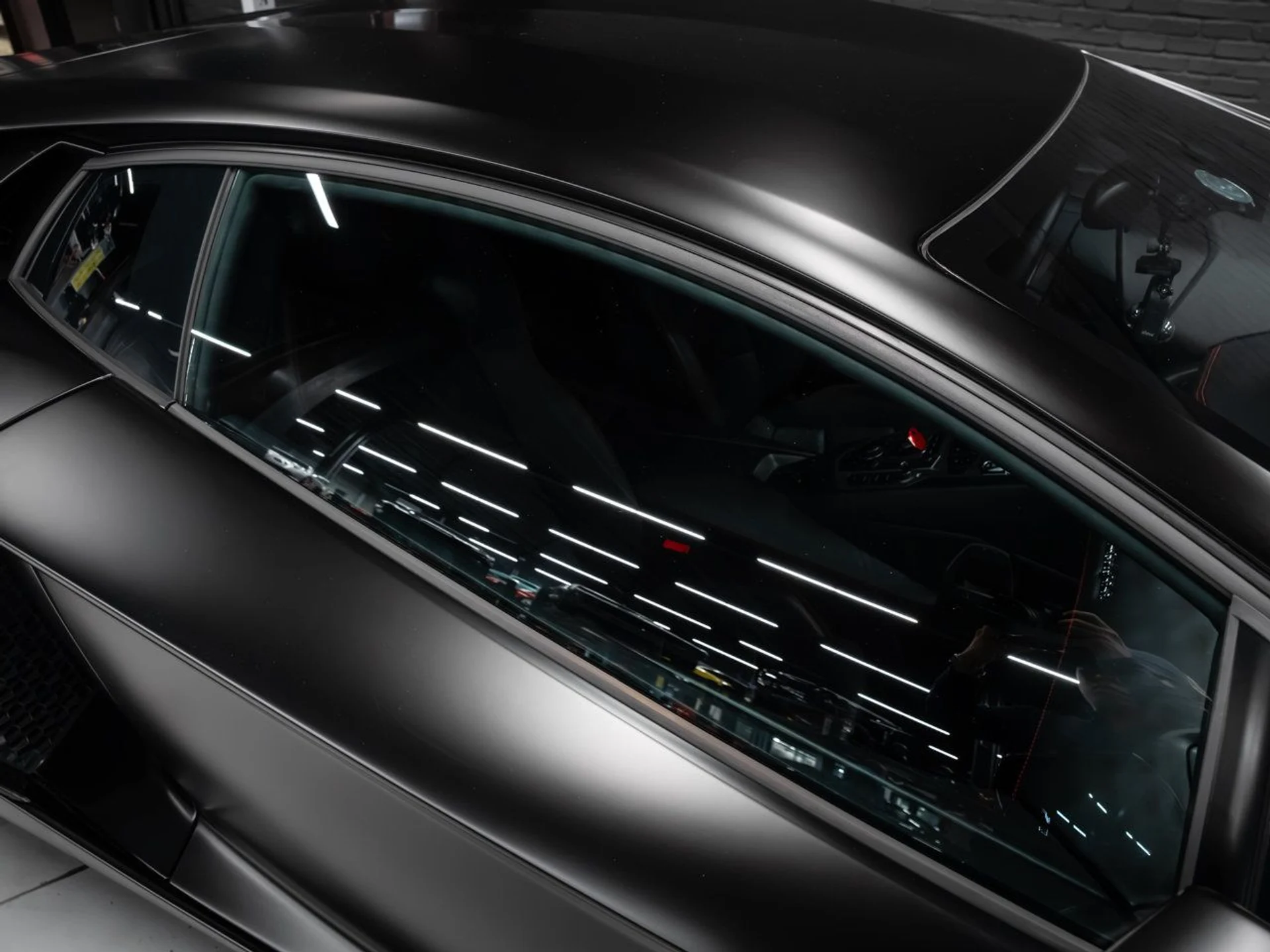 mph056_980711665_lamborghini_aventador_2017_864443f6da