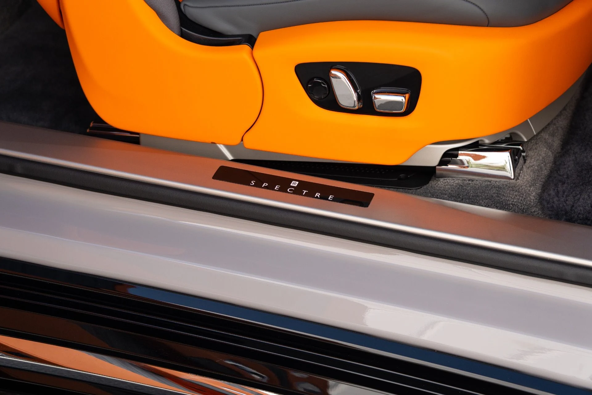 mph056_983603335_Used_2024_Rolls_Royce_Spectre_1772250917_6e5d38e335