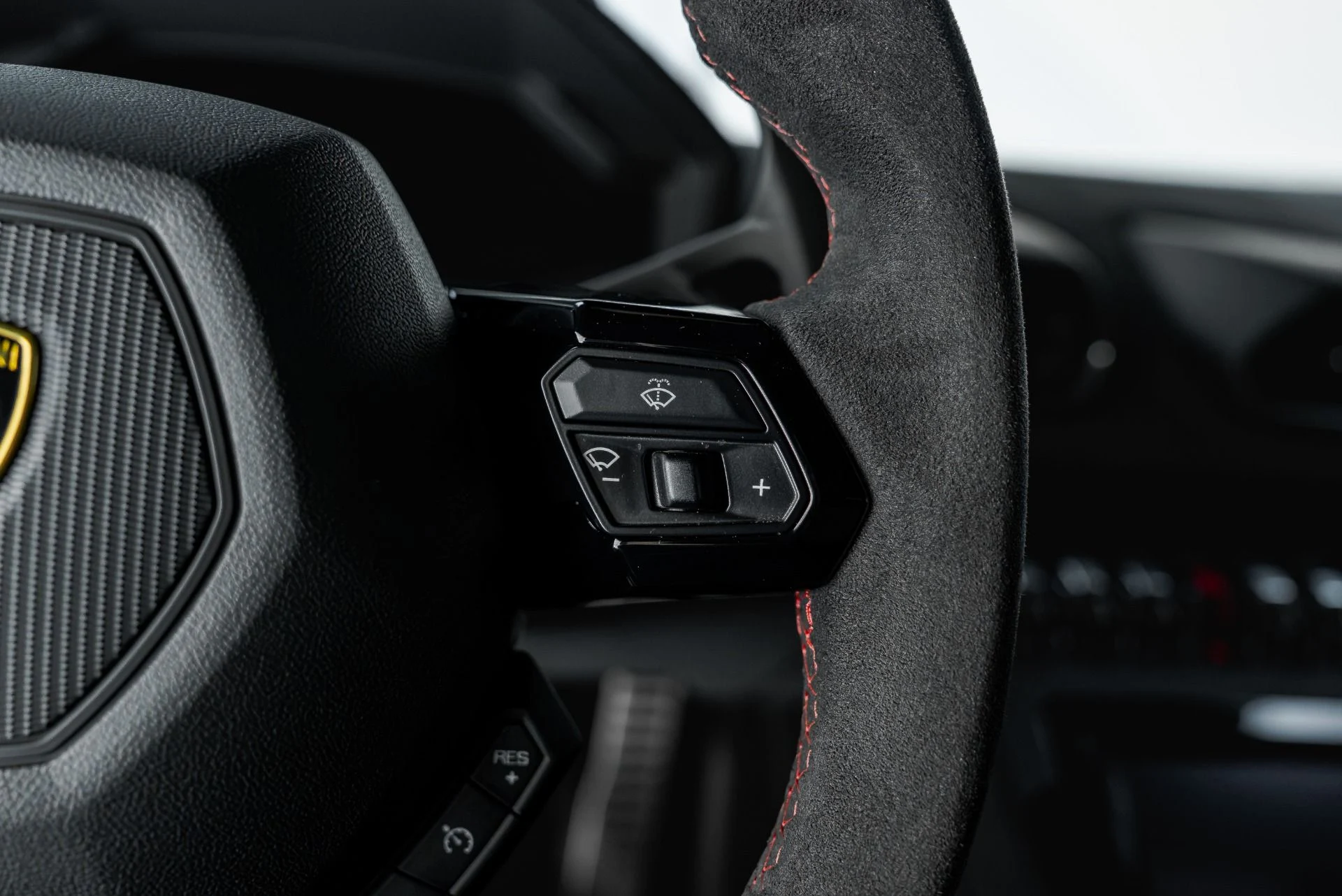 mph056_986882122_Used_2024_Lamborghini_Huracan_Sterrato_1792021023_3d9f87146d