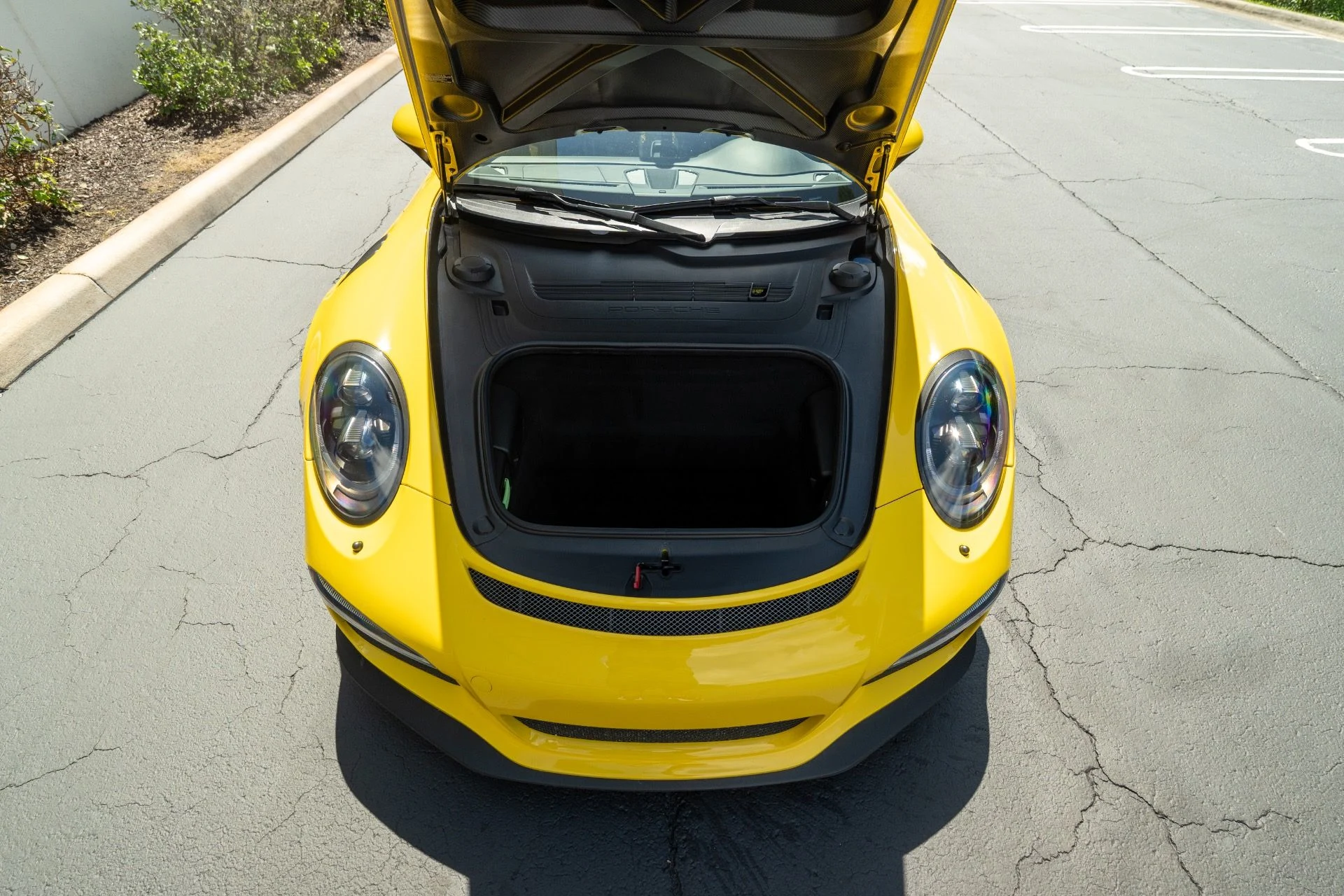 mph057_1017974622_Used_2016_Porsche_911_GT_3_RS_1759258401_2a1e58b926