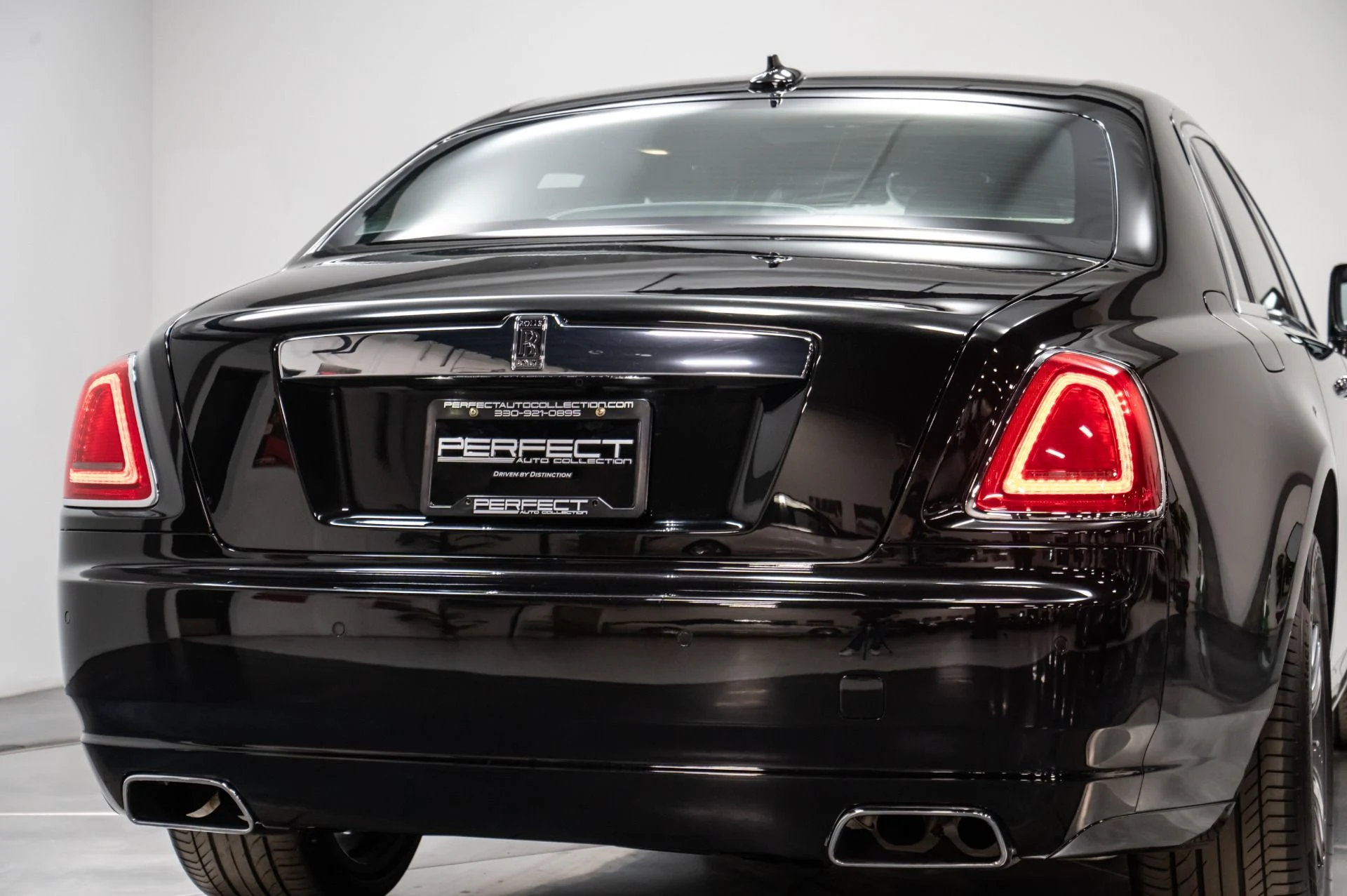 mph057_1023283370_Used_2011_Rolls_Royce_Ghost_1747157271_379c60d9cb