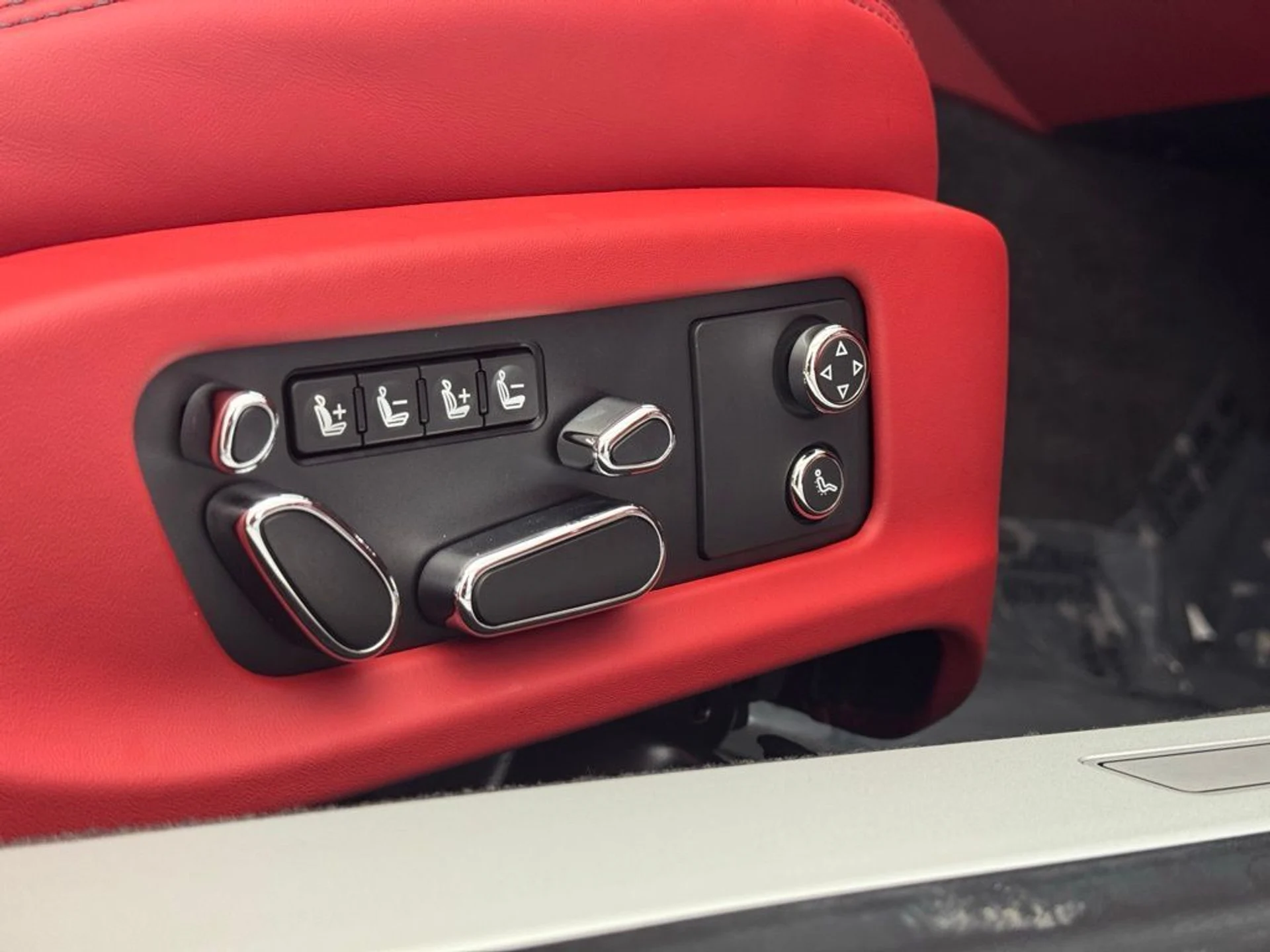 mph057_1072262243_43qcxvn2dgp95km5cab6s9j05au2_953528ec6b