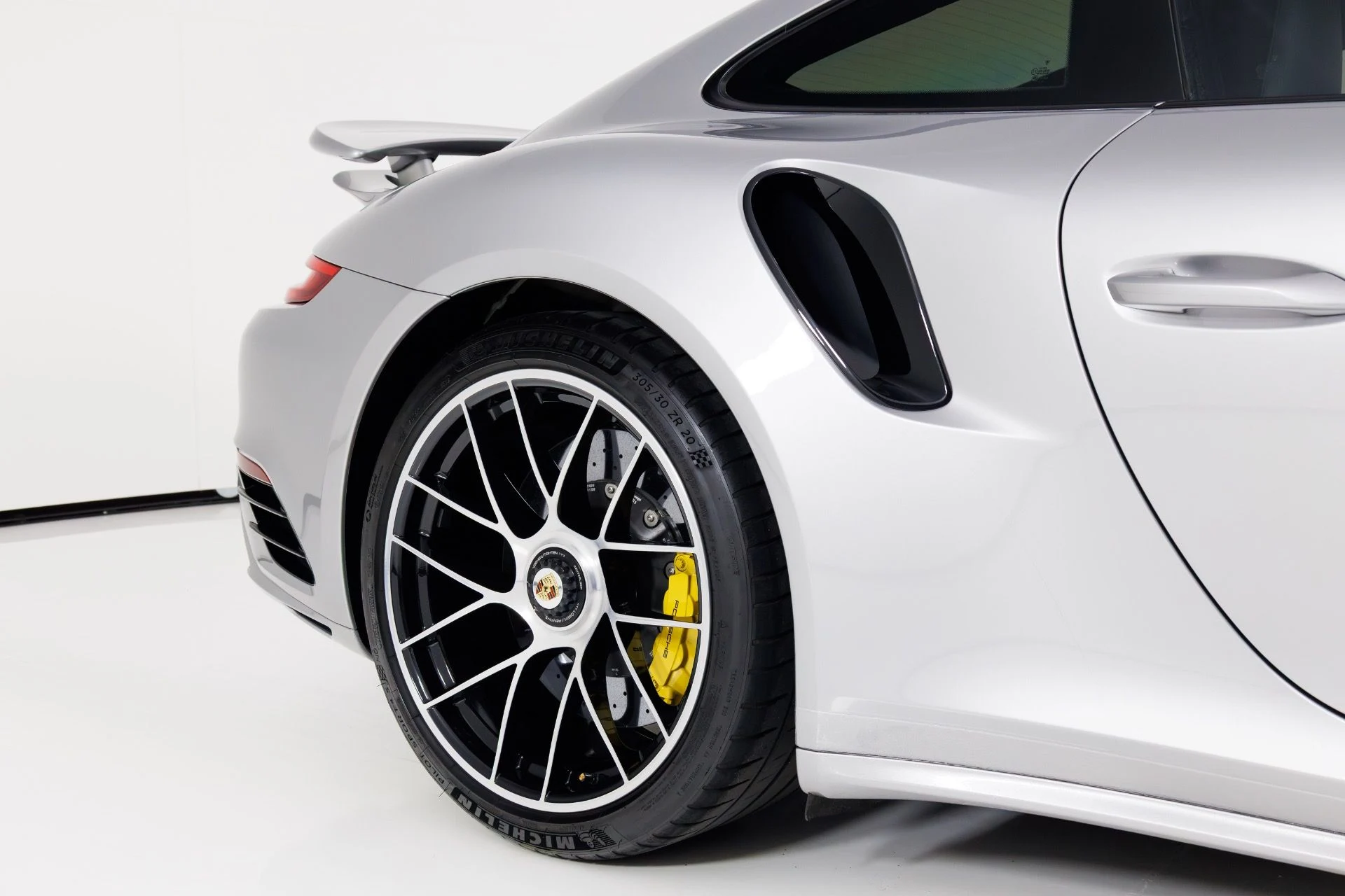 mph057_1077216461_Used_2019_Porsche_911_Turbo_S_1770314082_c07232b20b