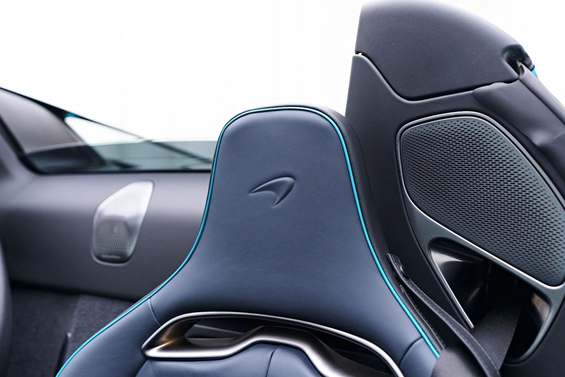 mph057_1133518669_Used_2025_Mc_Laren_Artura_Tech_Lux_1745952984_bb1dca915f