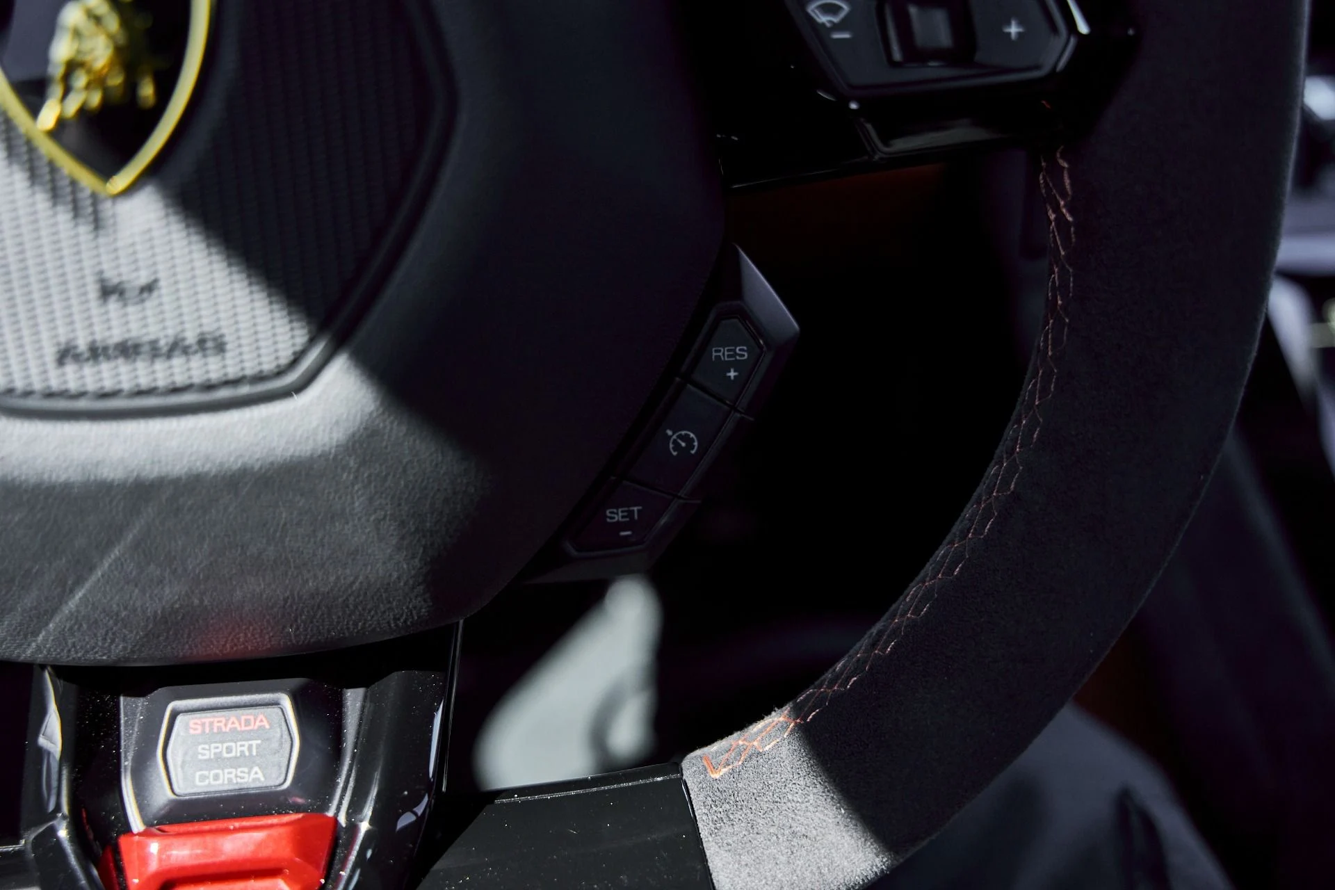 mph057_1152469752_Used_2024_Lamborghini_Huracan_Tecnica_Base_1773278499_62e49c16e8