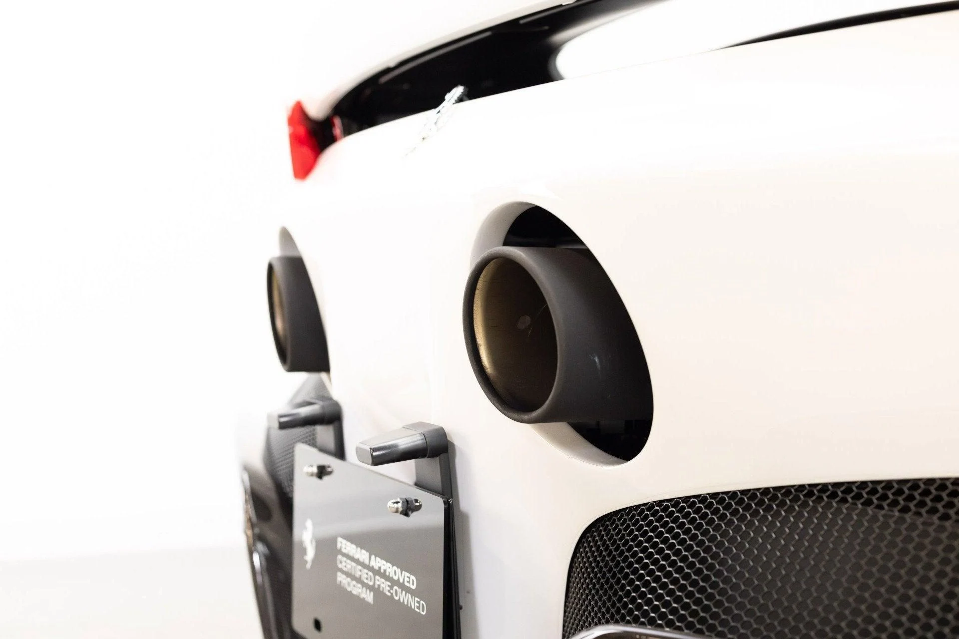 mph057_1163495191_Used_2022_Ferrari_SF_90_Spider_1777382775_42a73da649