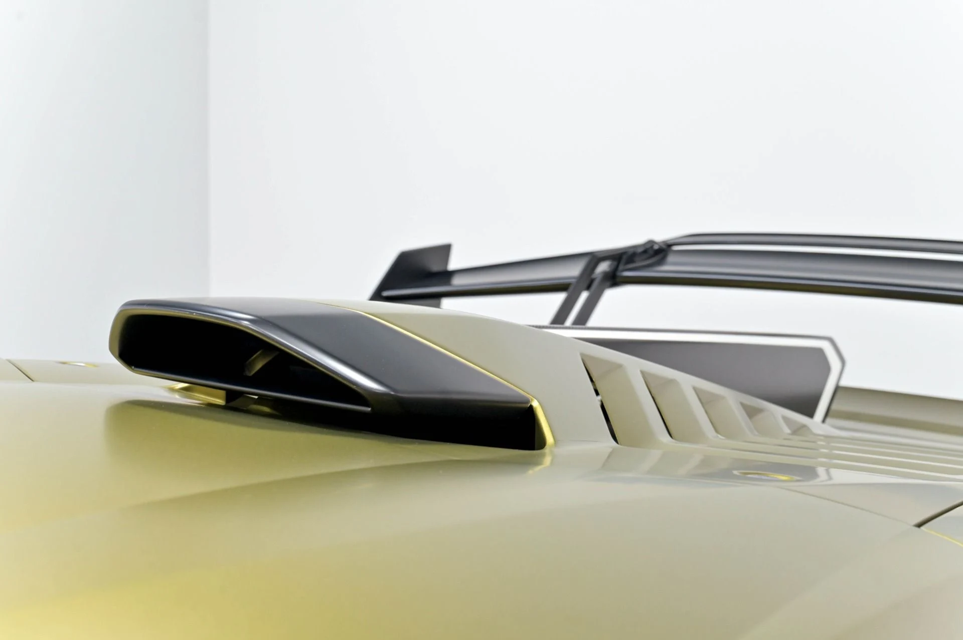 mph057_1169594671_Used_2023_Lamborghini_Huracan_STO_1782768591_92d1db1183