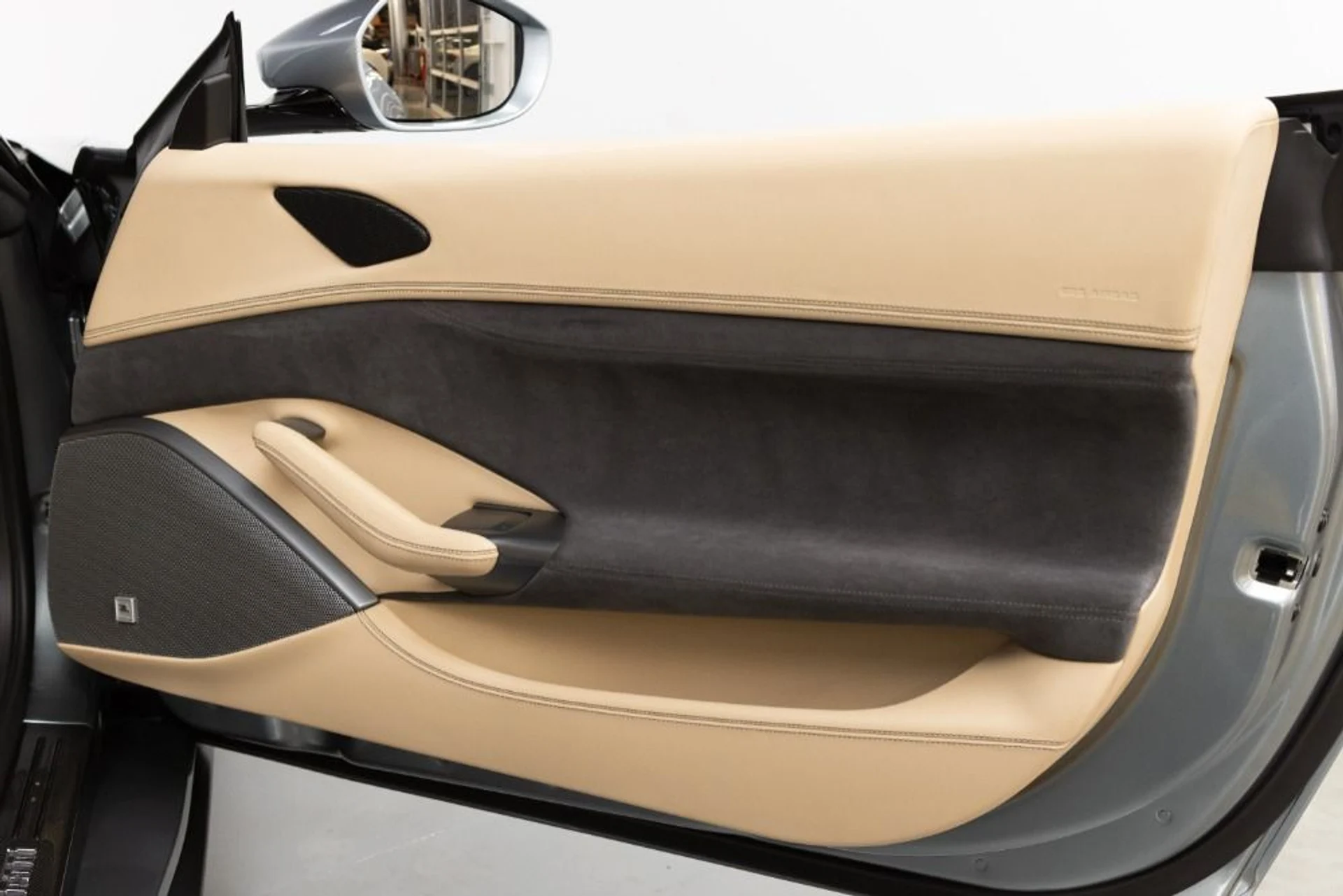 mph057_1187420836_Used_2019_Ferrari_Portofino_d1ed9c967b