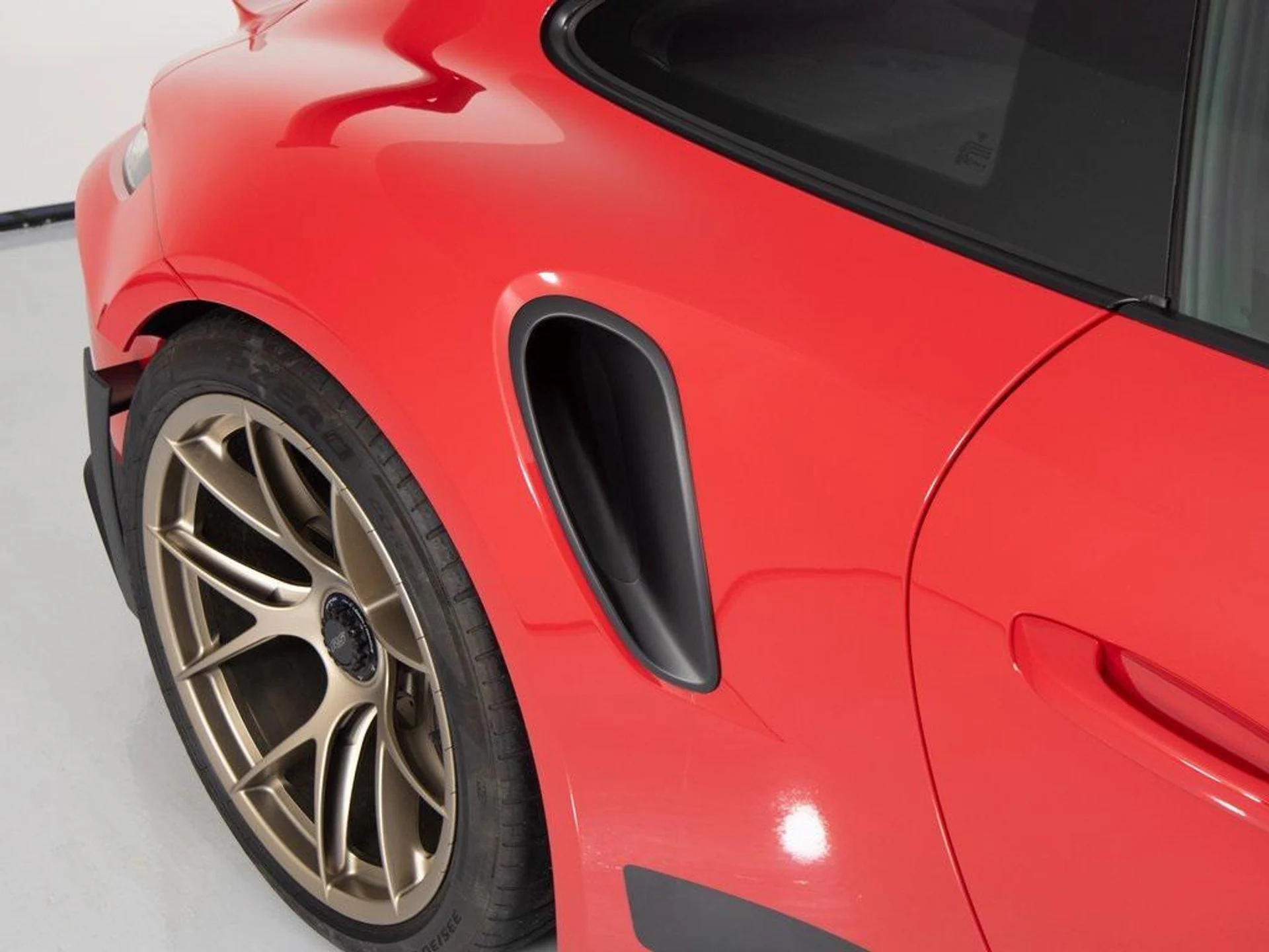 mph057_1195364154_a_JL_Xt_AGE_6_GZU_ri_G_Ms_RV_Dvr98_6908bf2274