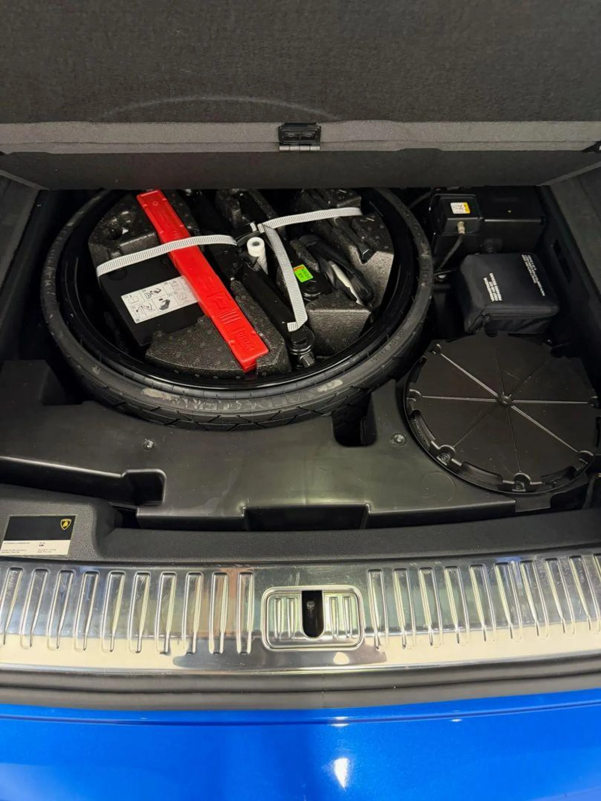 mph057_1197143065_Used_2019_Lamborghini_Urus_Sport_Utility_4_D_1784105702_45c09b4b70