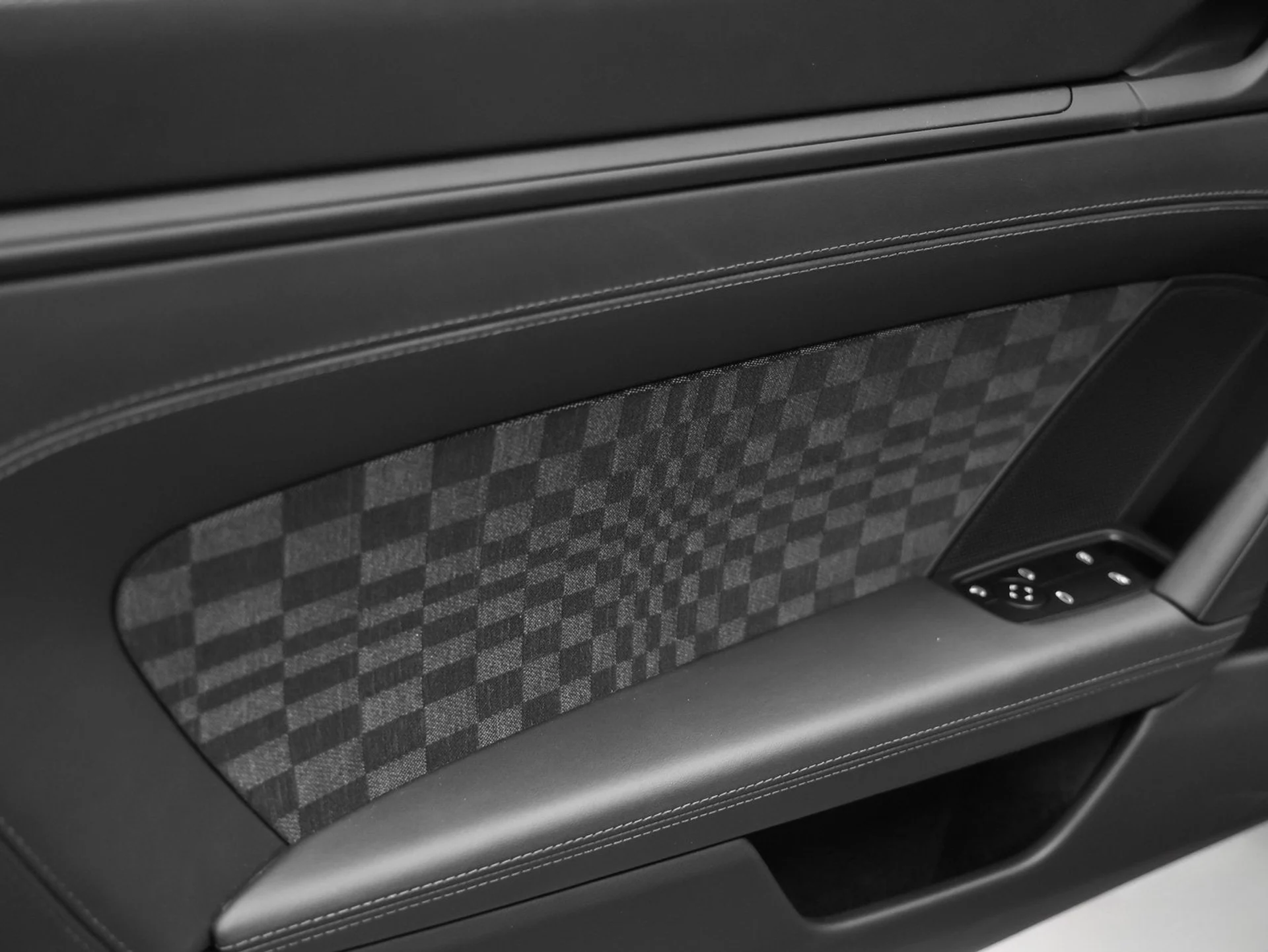 mph057_1200470619_58_7a74cf74e3