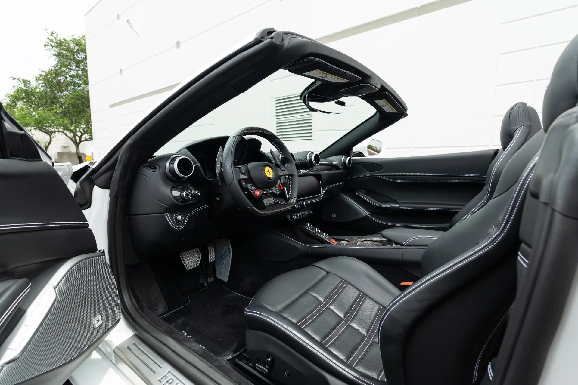 mph057_1205434538_Used_2023_Ferrari_Portofino_M_1775657612_28722ff2f6