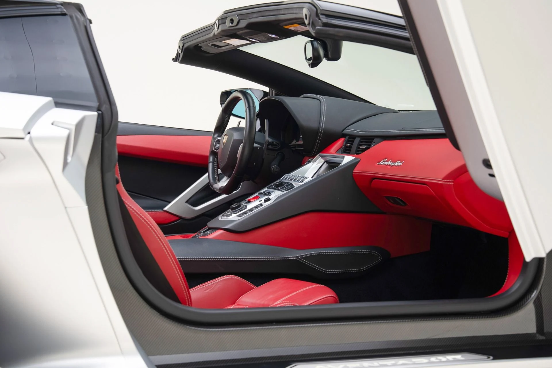 mph057_1231557510_Used_2018_Lamborghini_Aventador_Roadster_LP_740_4_S_1779296904_ed84791de5