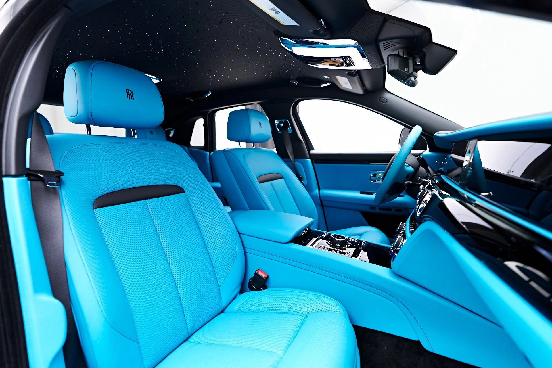 mph057_1281088160_Used_2024_Rolls_Royce_Ghost_Base_1755131984_229467140c