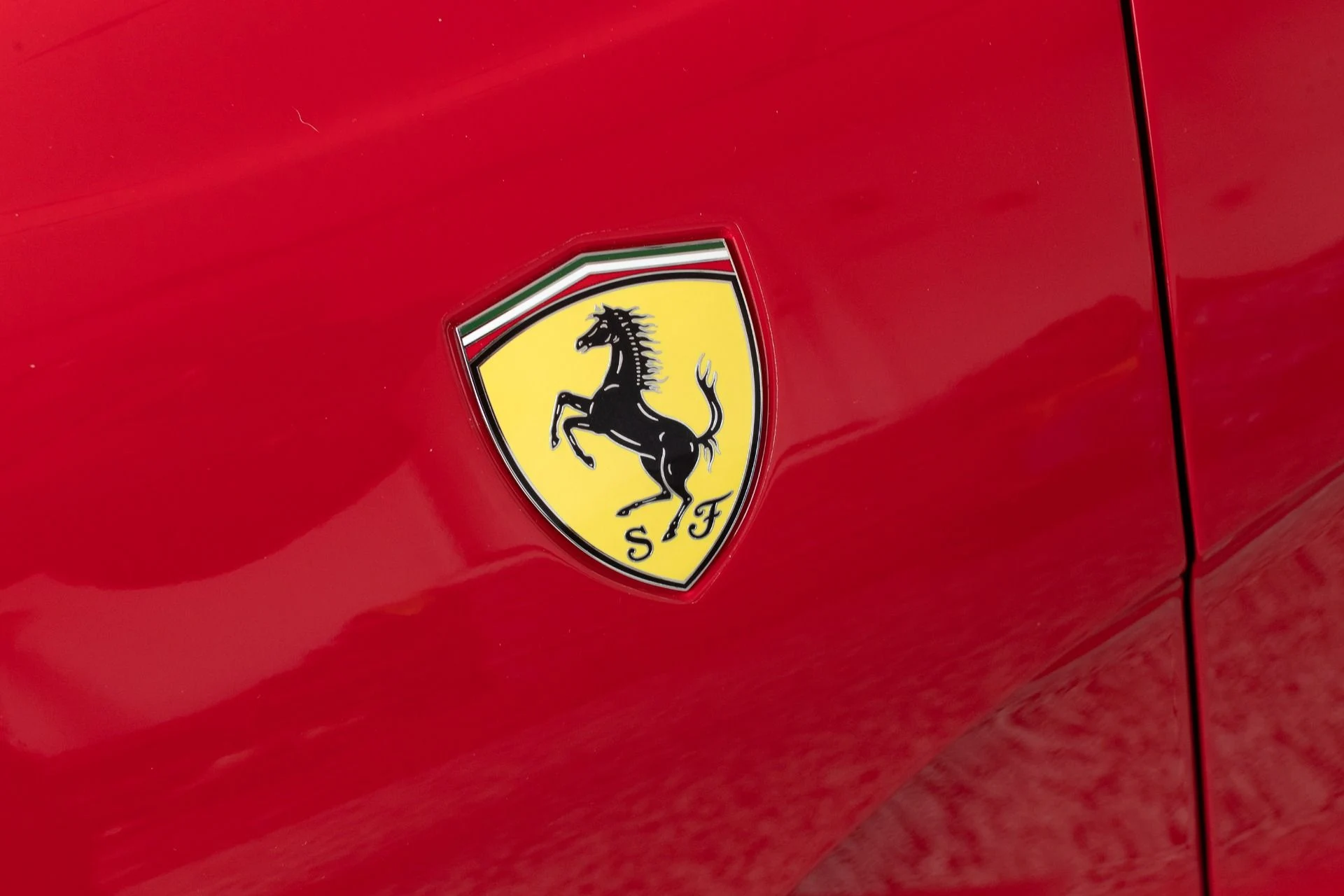 mph057_1289000366_Used_2020_Ferrari_812_Superfast_1765217674_cc178234bf