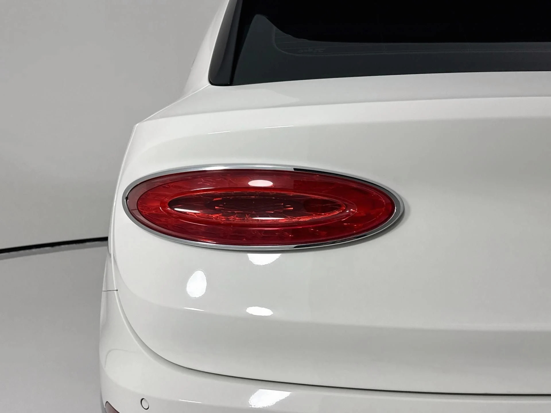 mph057_1289002005_Used_2023_Bentley_Bentayga_Azure_1793142073_4f13cb5c8f