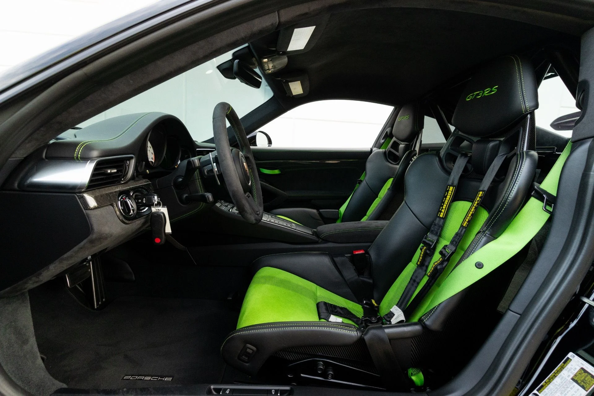 mph057_1303267605_Used_2019_Porsche_911_GT_3_RS_1765832694_edc6dab66e